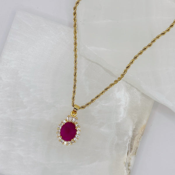 CRYSTAL VERA OVAL FUCHSIA JADE MINI necklace