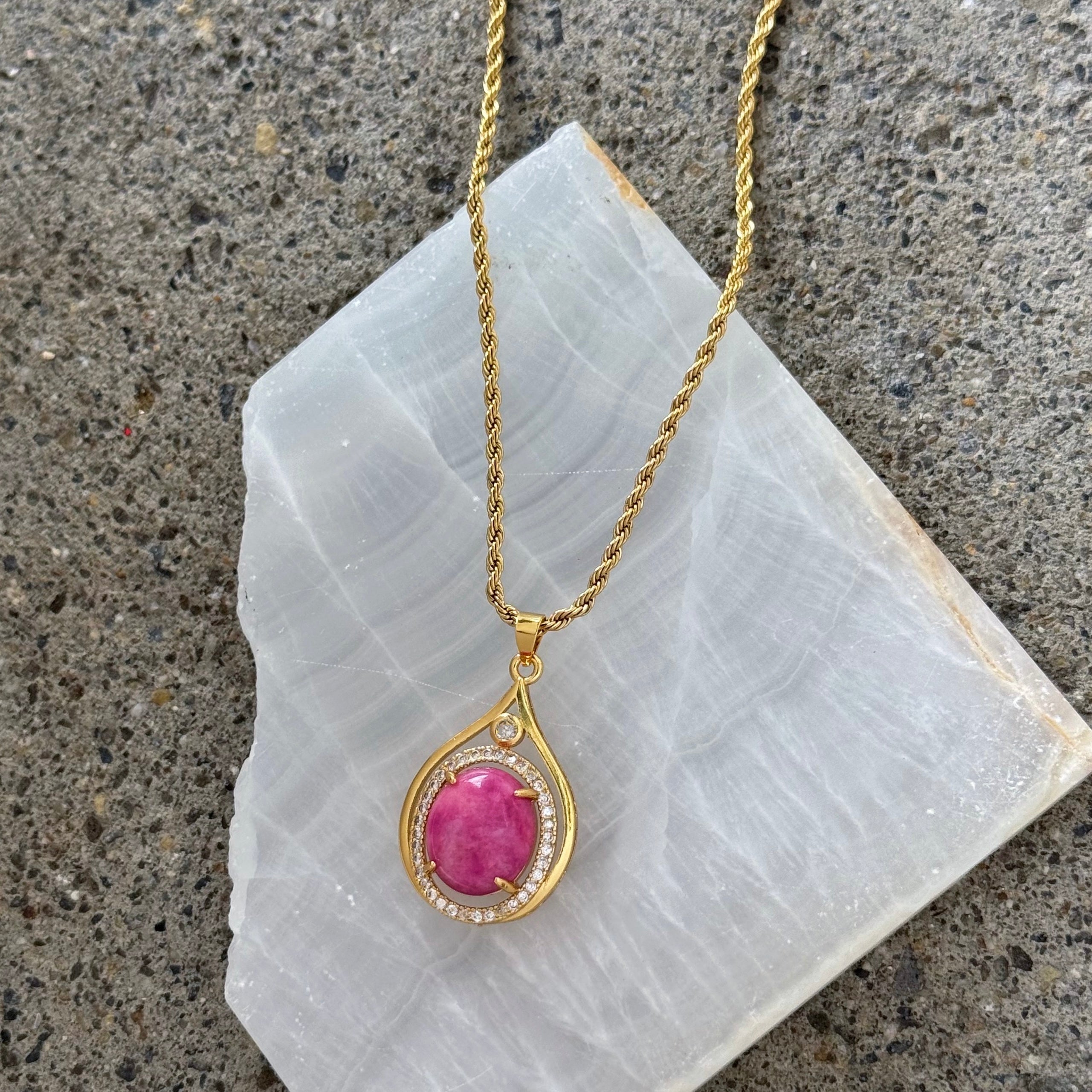 TAMI OVAL FUCHSIA JADE necklace