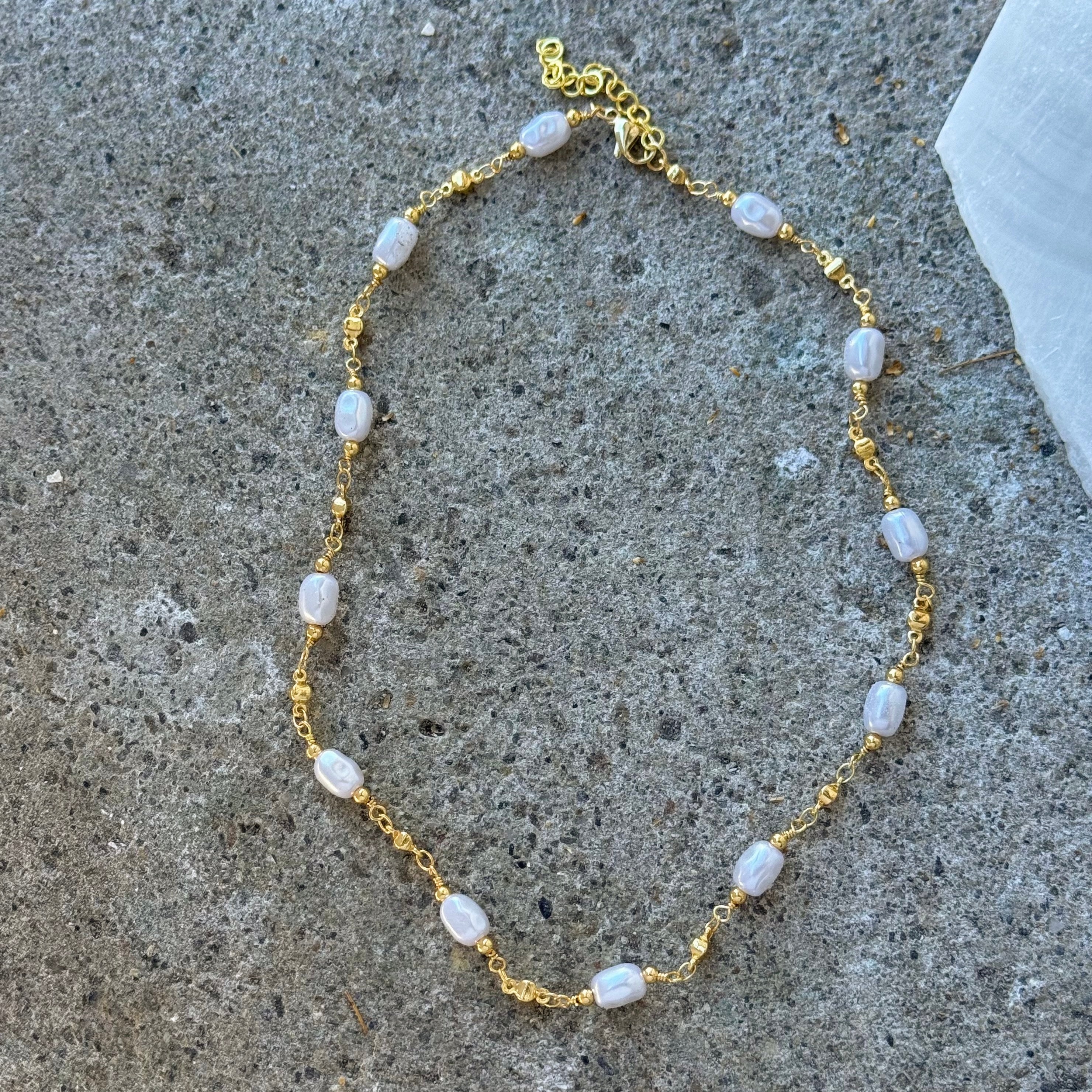 FRESHWATER GOLD BEADED necklace