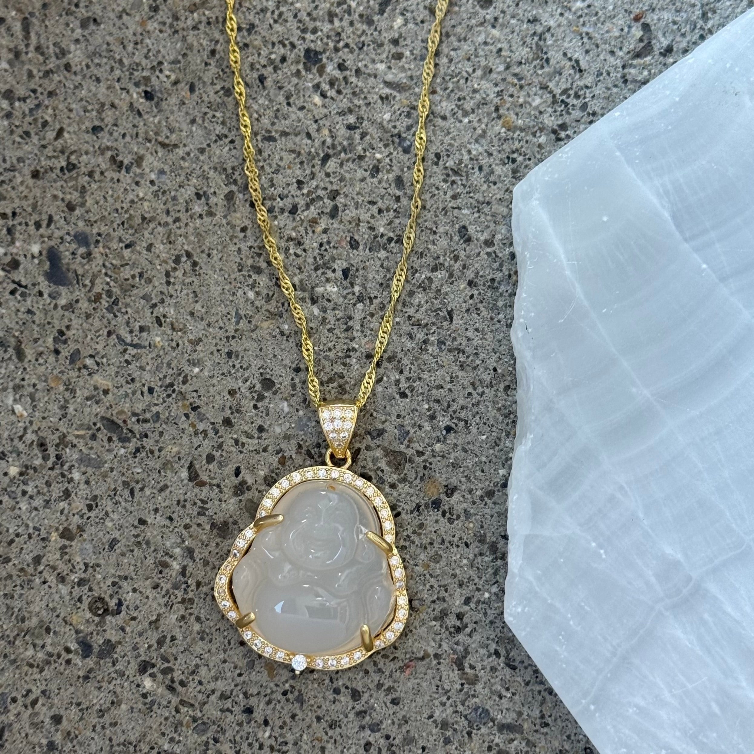 GOLD WHITE BUDDHA CRISIANT necklace