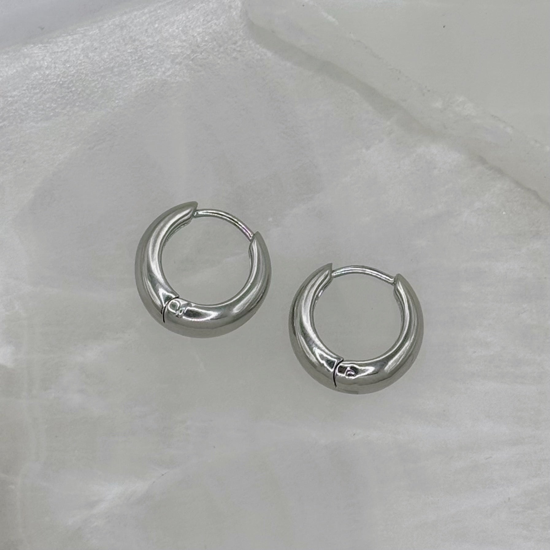 16MM STEEL TAPERED HOOP earrings