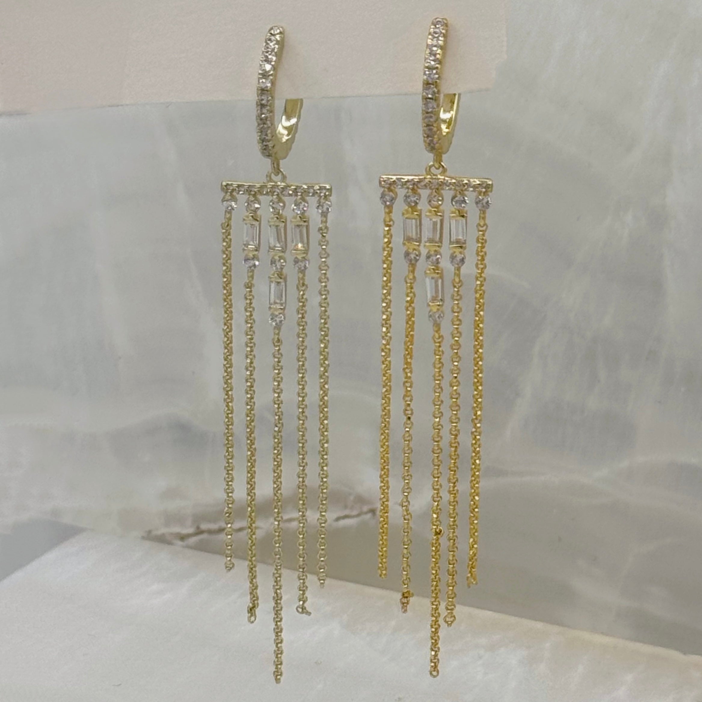 GOLD PERYHAN CRYSTAL DANGLE earrings