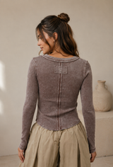 COCAO WASHED FITTED RIBBED LONG SLEEVE HENLEY top