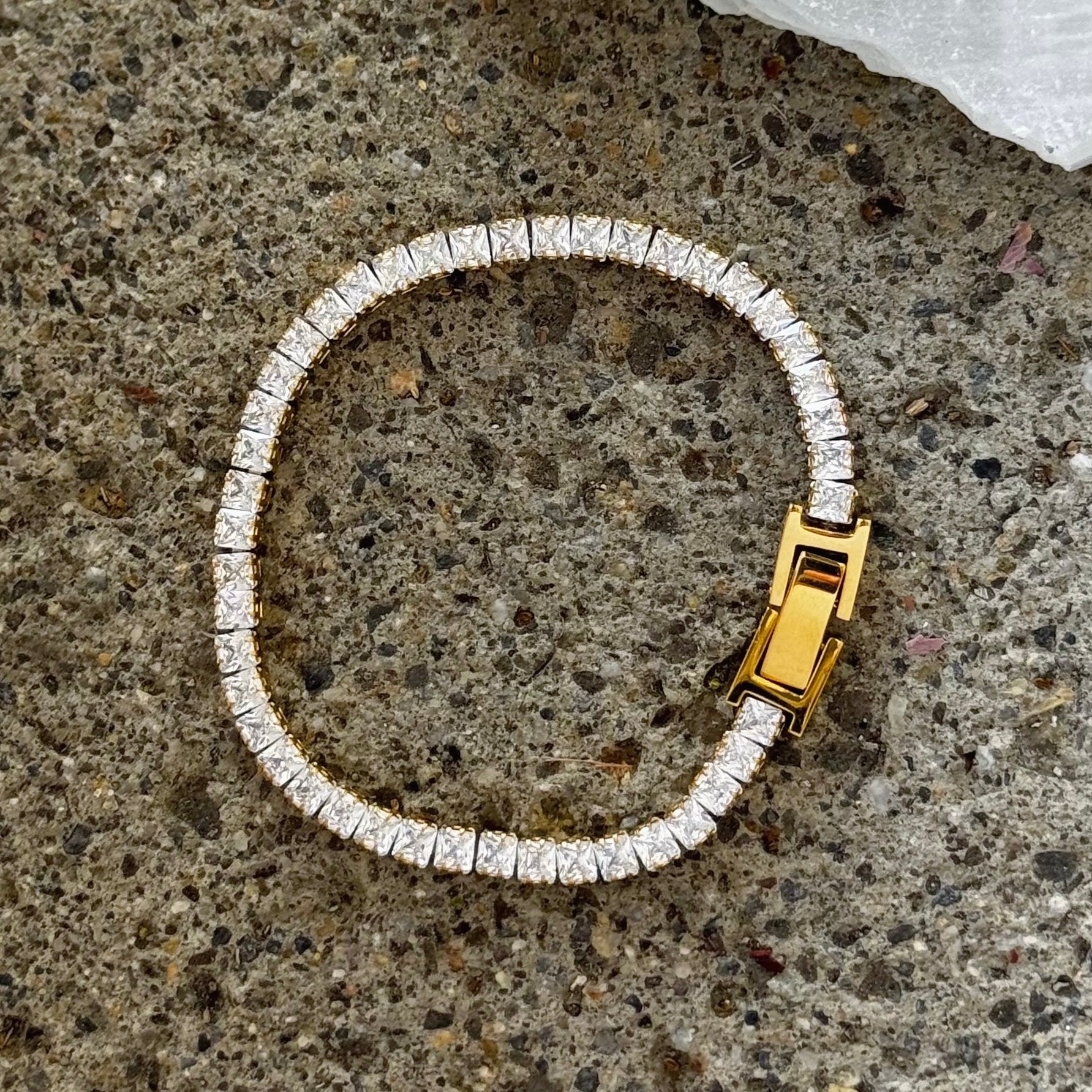 GOLD CUSHION CUT CRYSTAL STEEL bracelet