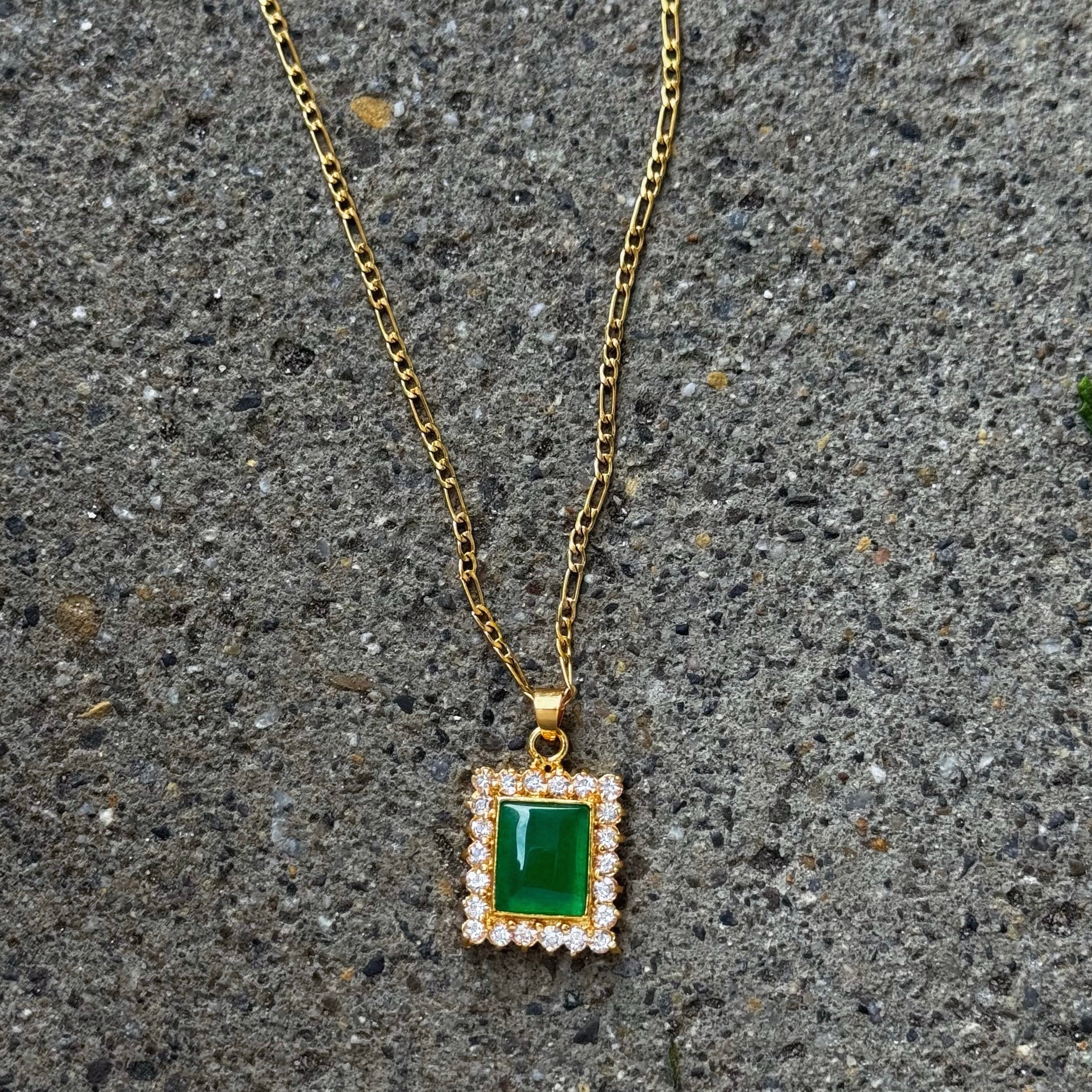 CRYSTAL SQUARE GREEN JADE necklace