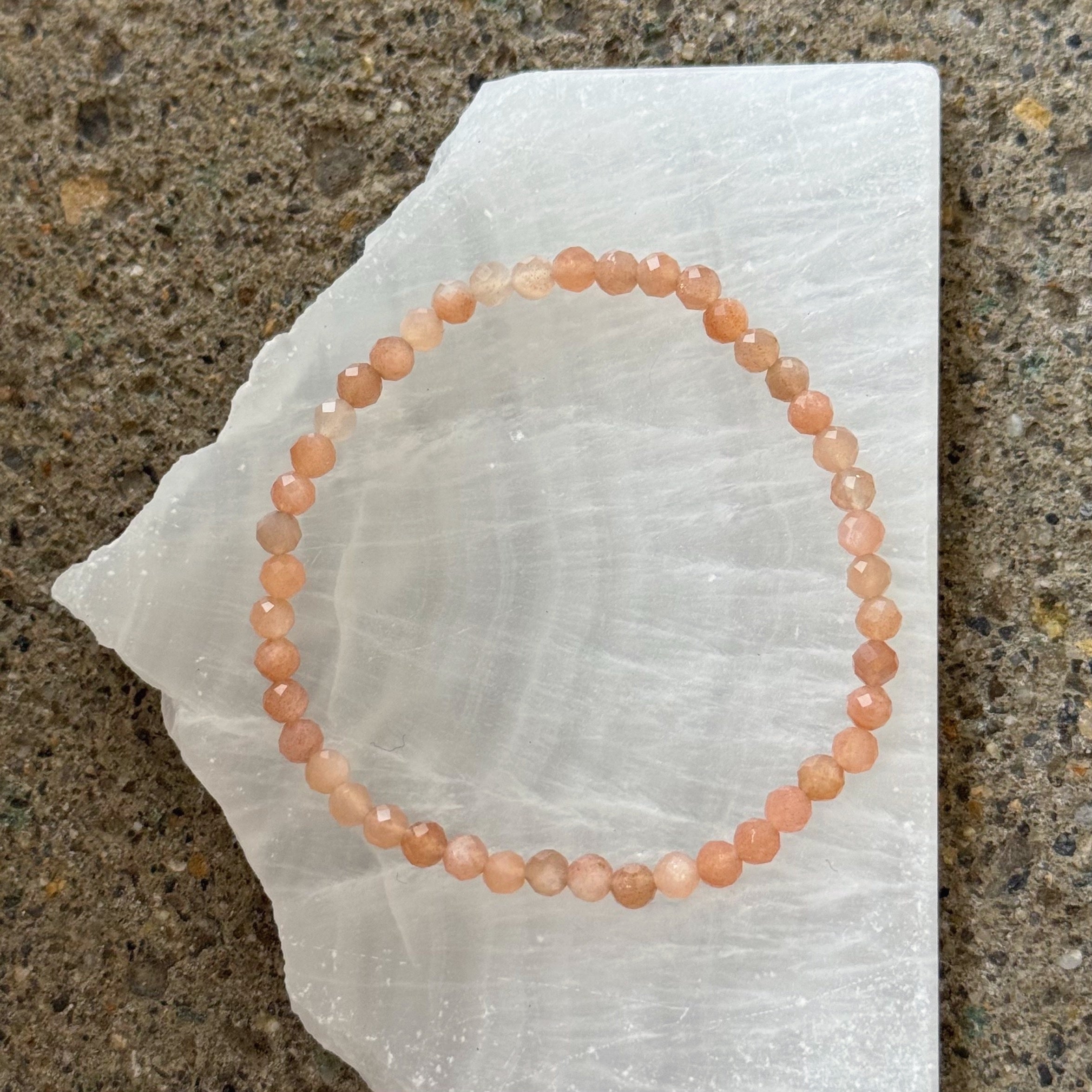 SUNSTONE DIAMOND CUT BEADED bracelet