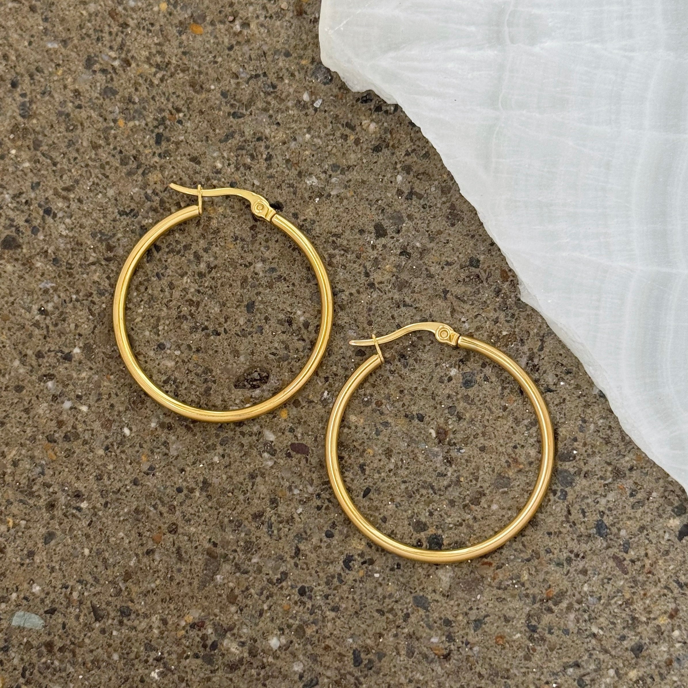 GOLD CLASSIC HOOP earrings