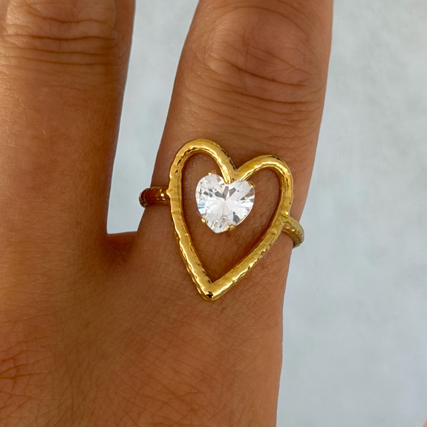 GOLD CRYSTAL HEART STEEL ring