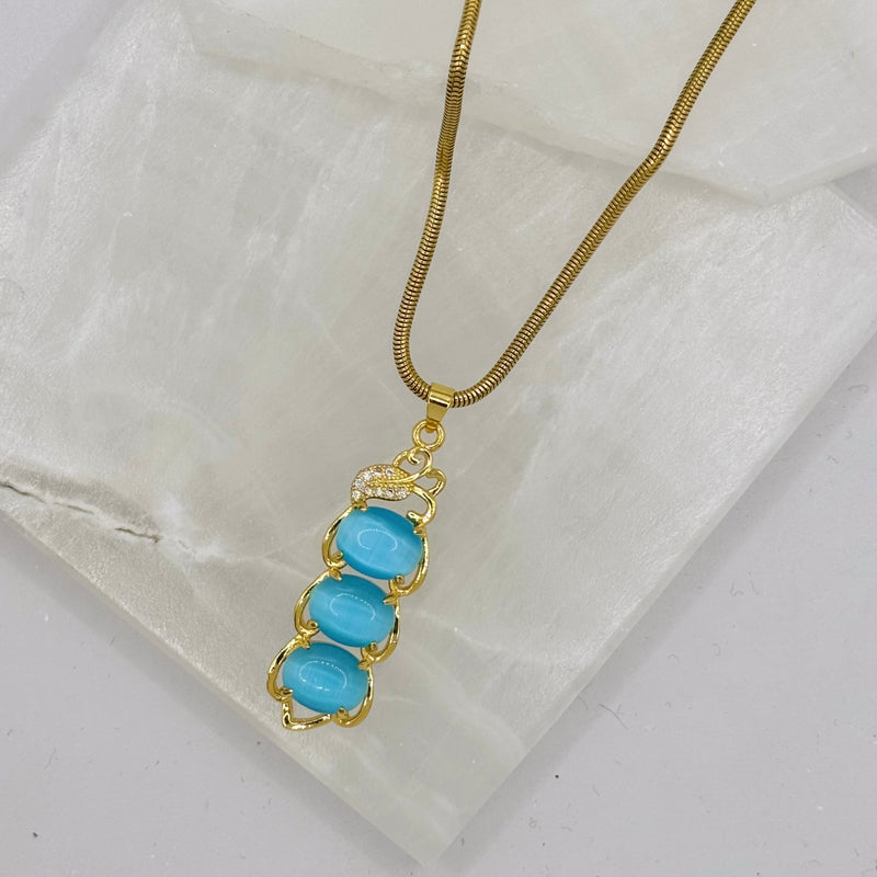 LIGHT BLUE CATS EYE necklace