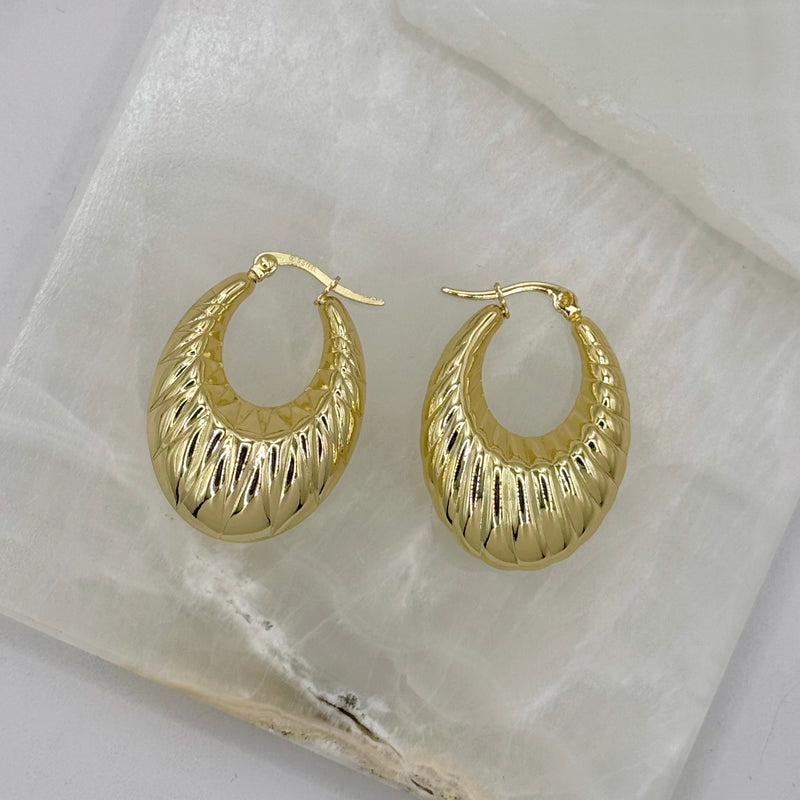 GOLD CHUNKY TAPERED RIDGES HOOP earrings