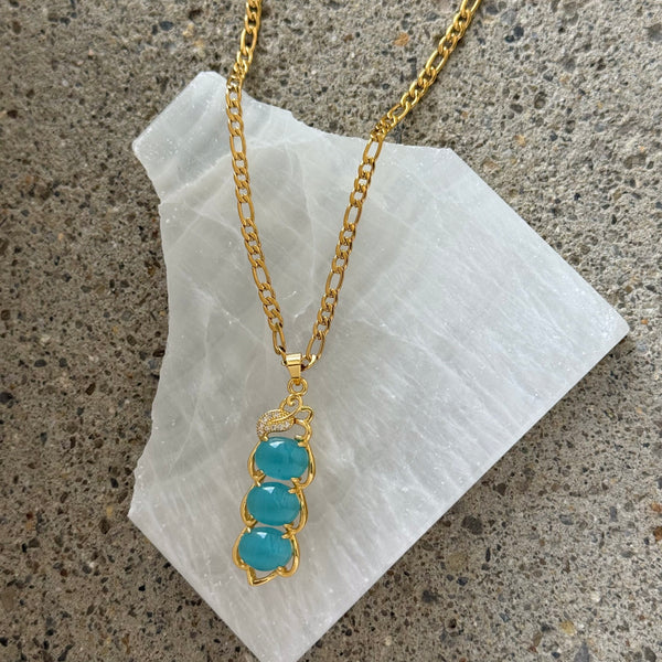 LIGHT BLUE CATS EYE necklace