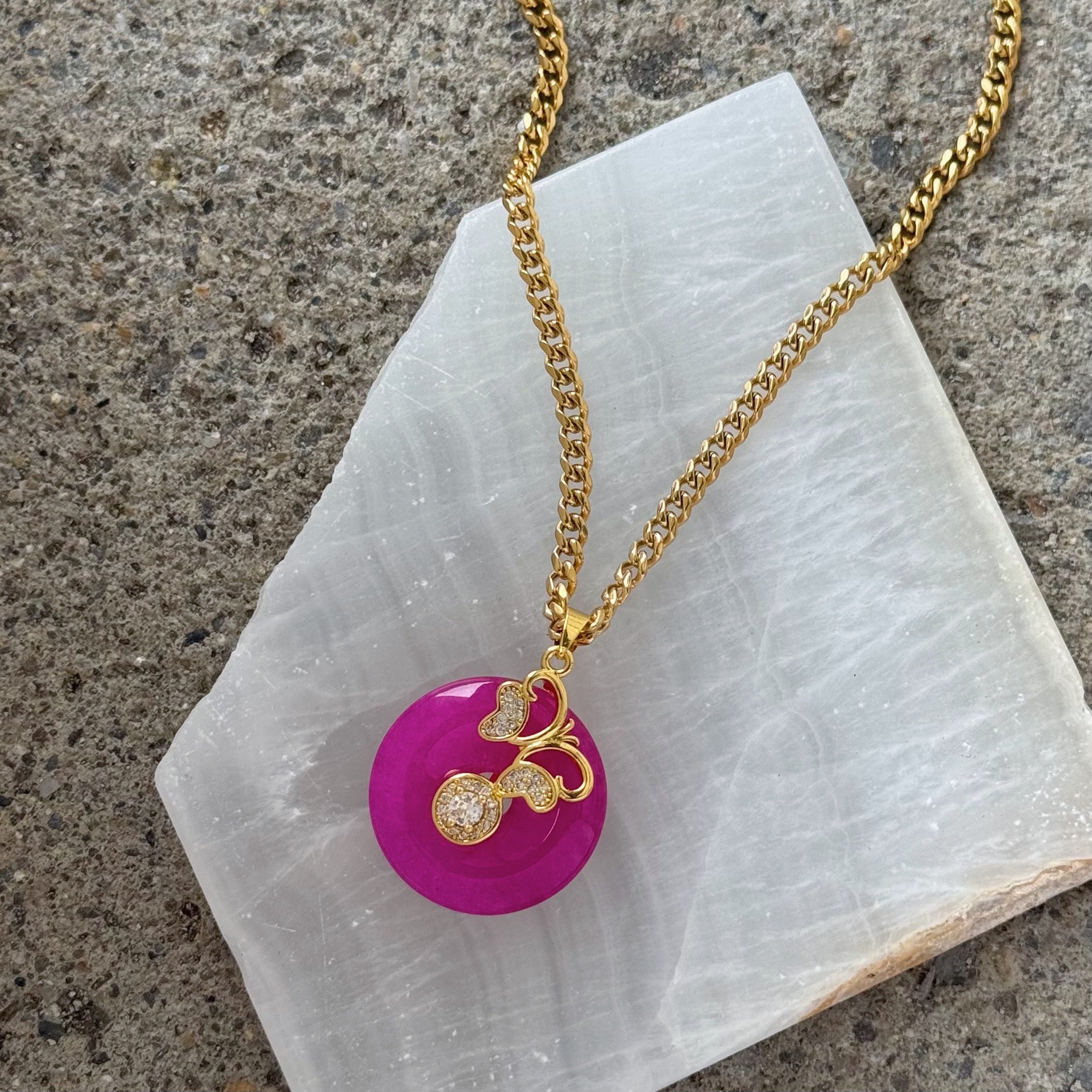 BUTTERFLY ROUND FUCHSIA JADE necklace