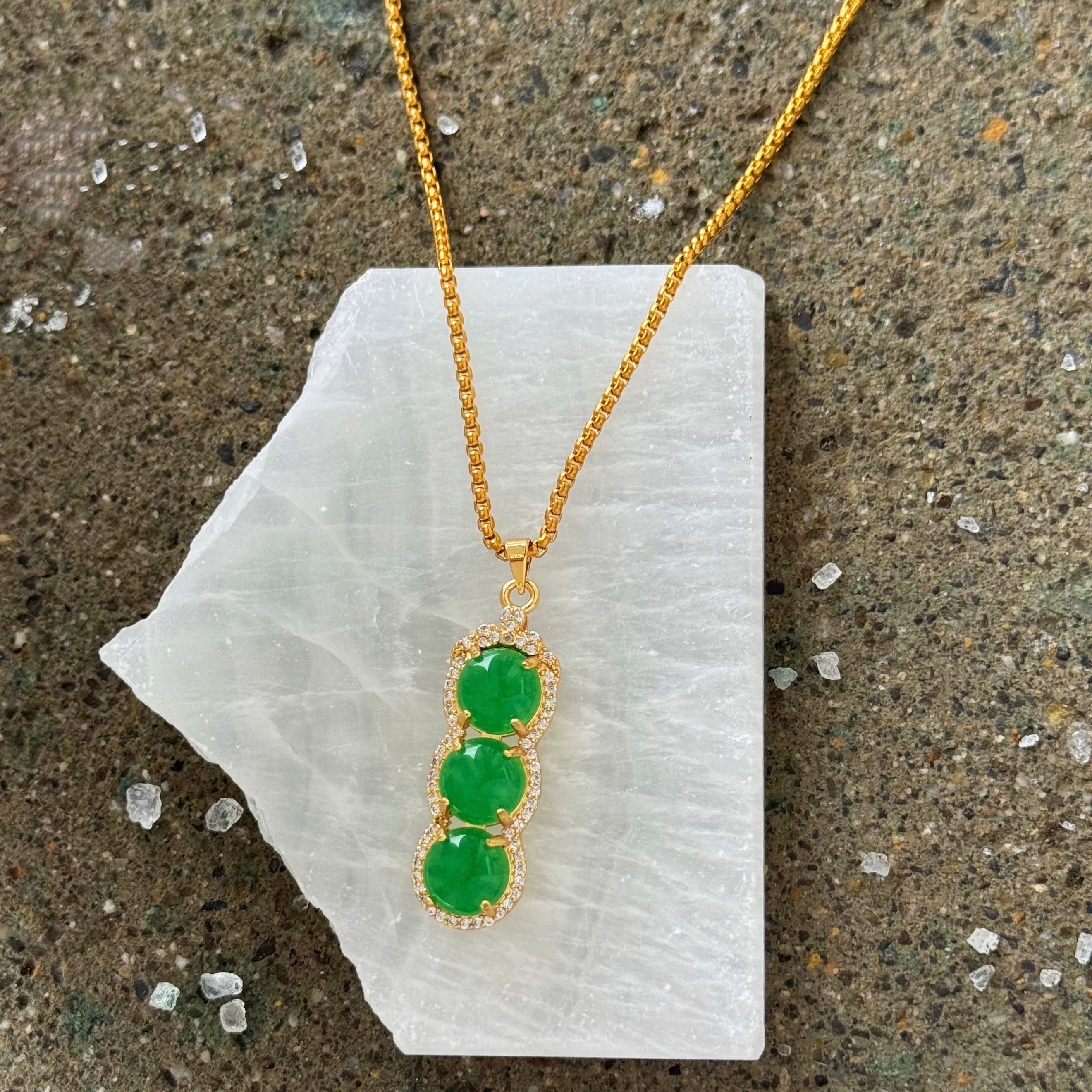 CRYSTAL LUCKY GREEN JADE necklace