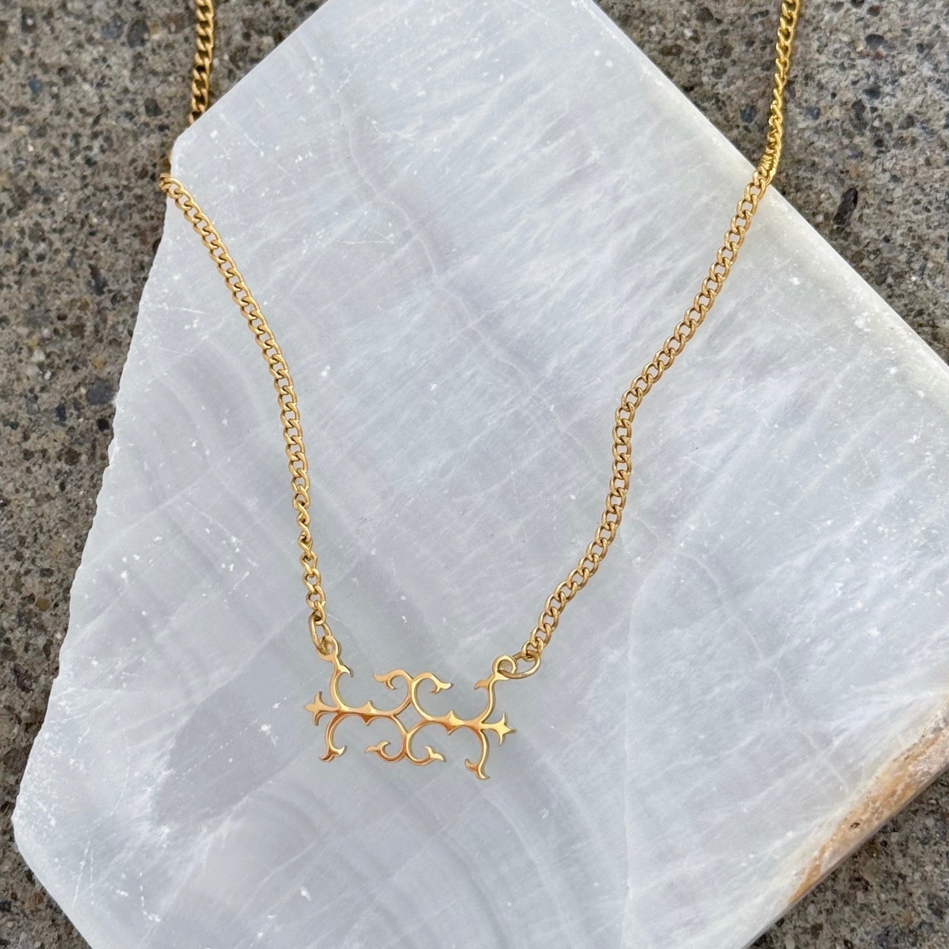 GOLD ADIGA FASHA III CAUCASUS necklace