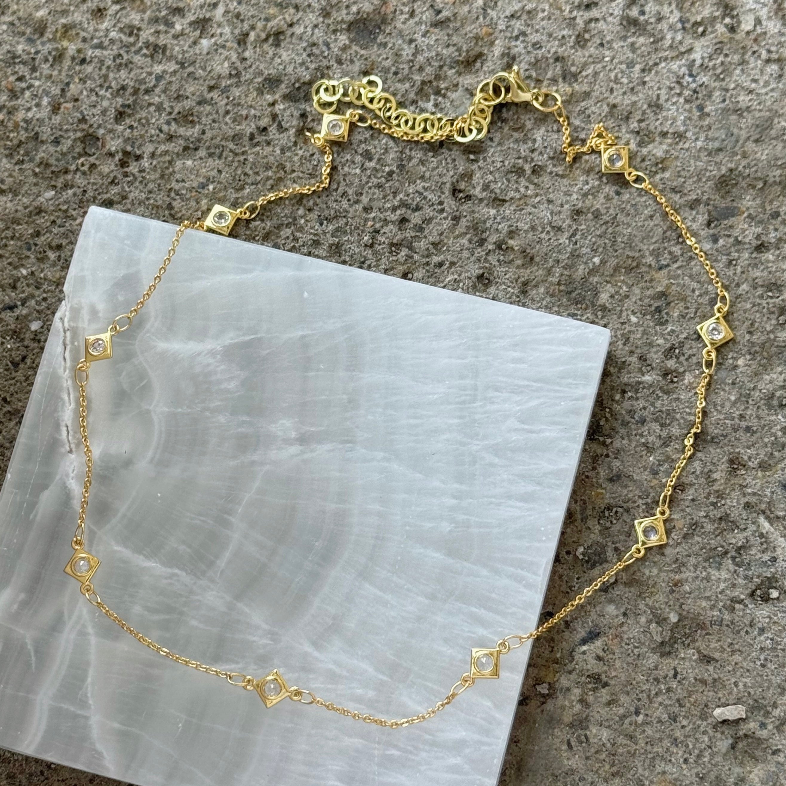 GOLD SQUARE CRYSTAL STUDED necklace