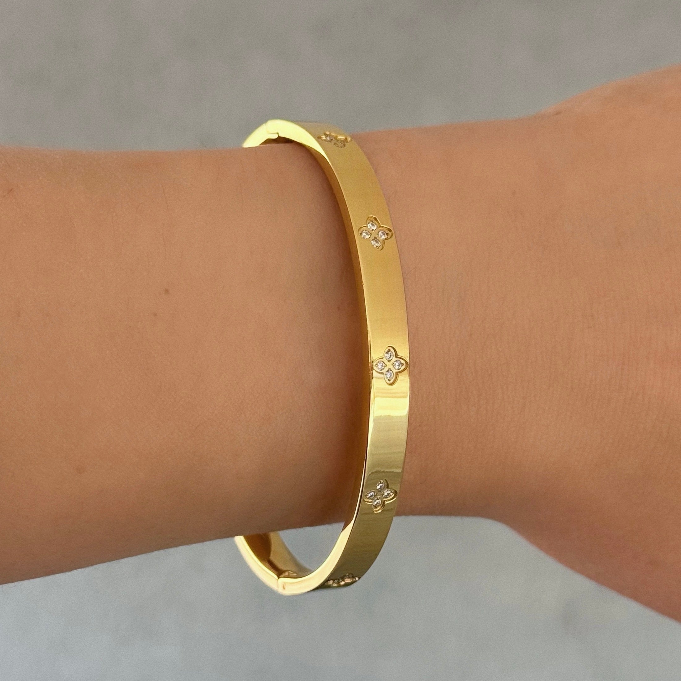 GOLD CRYSTAL FLOWER bangle