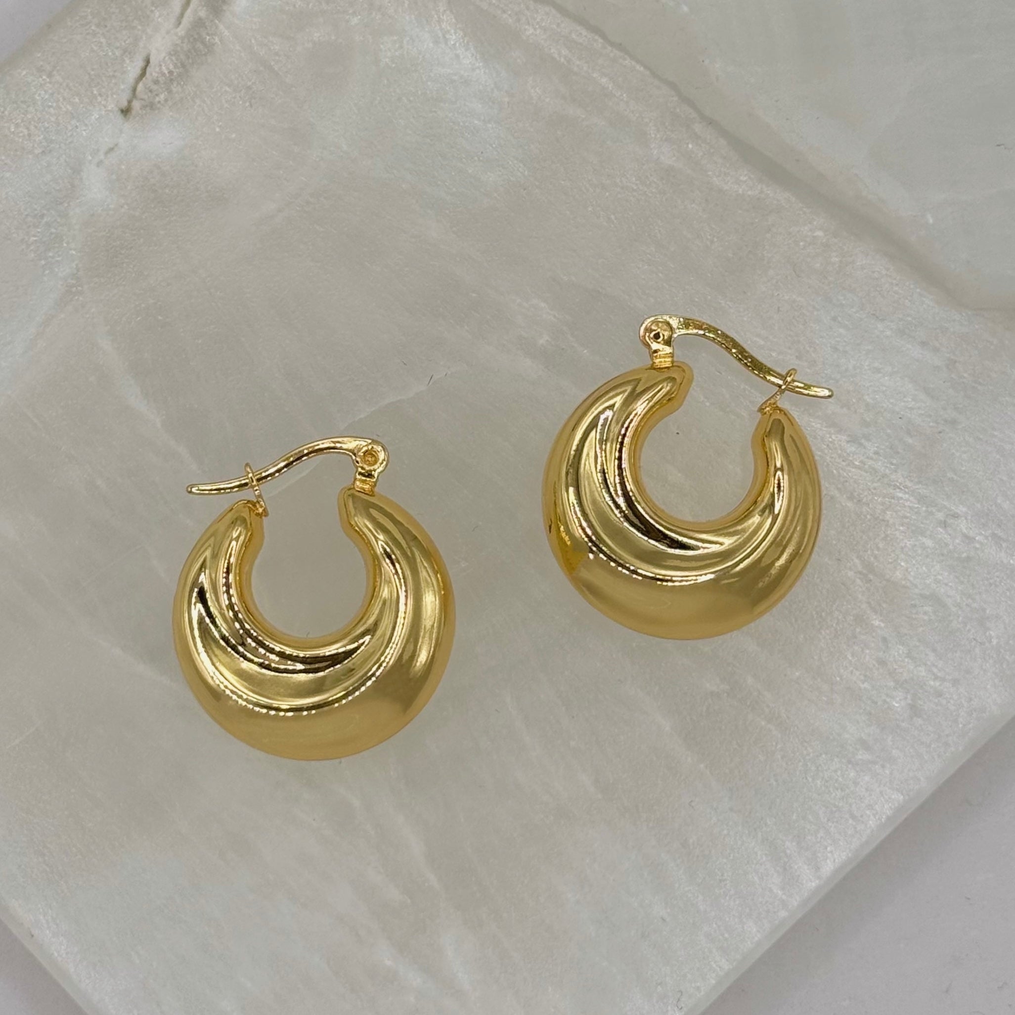 GOLD SWIRL CHUNKY HOOP earrings