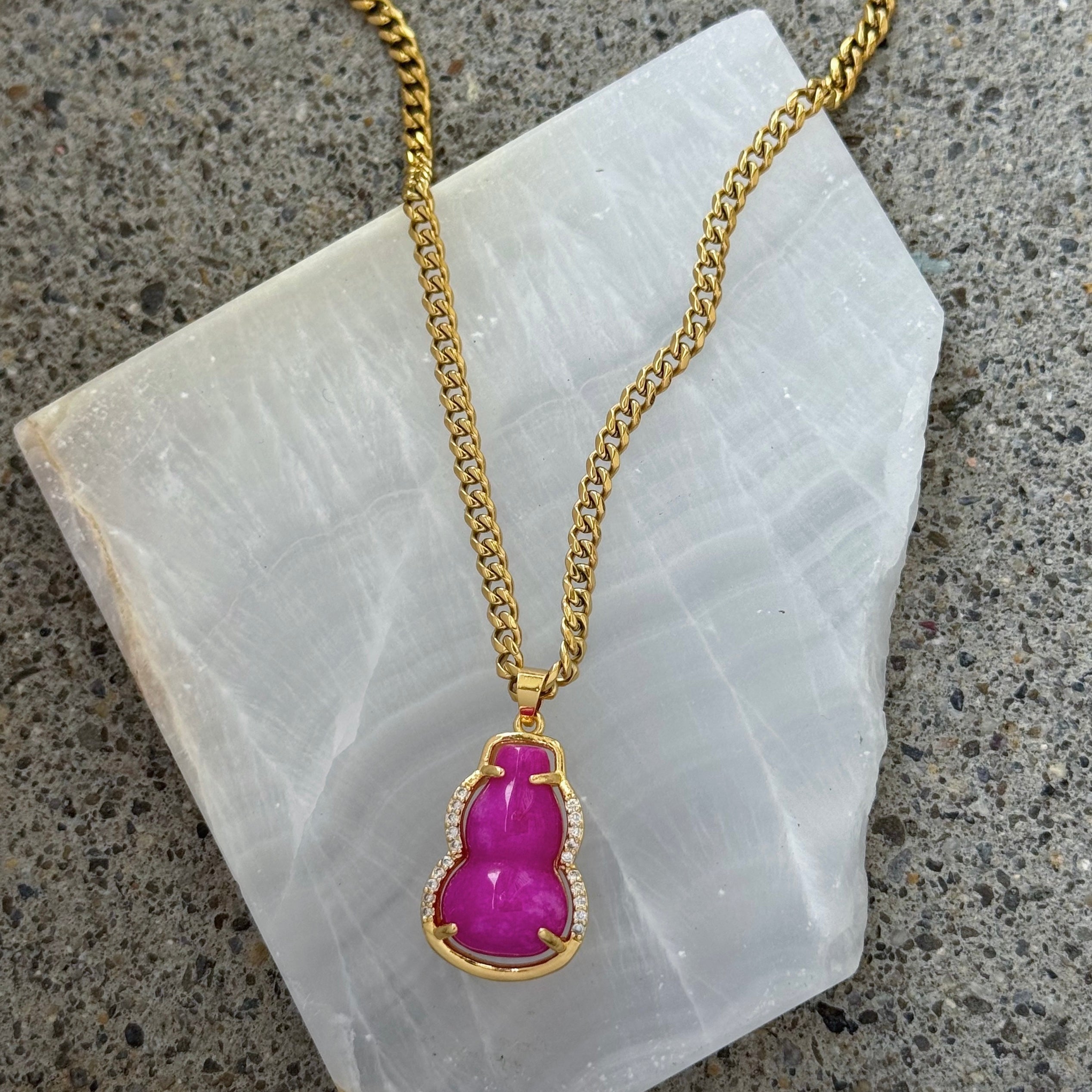 KEOLA FUCHSIA JADE necklace