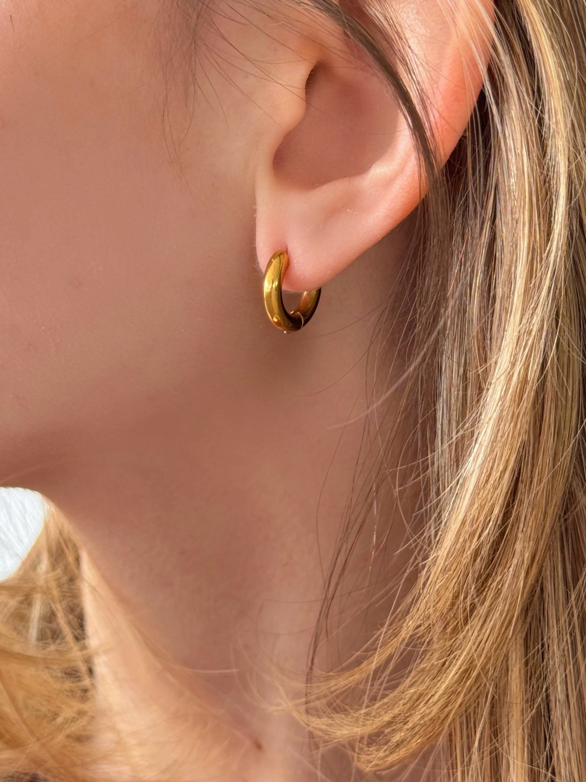 8MM GOLD THICK MINI HOOP earrings