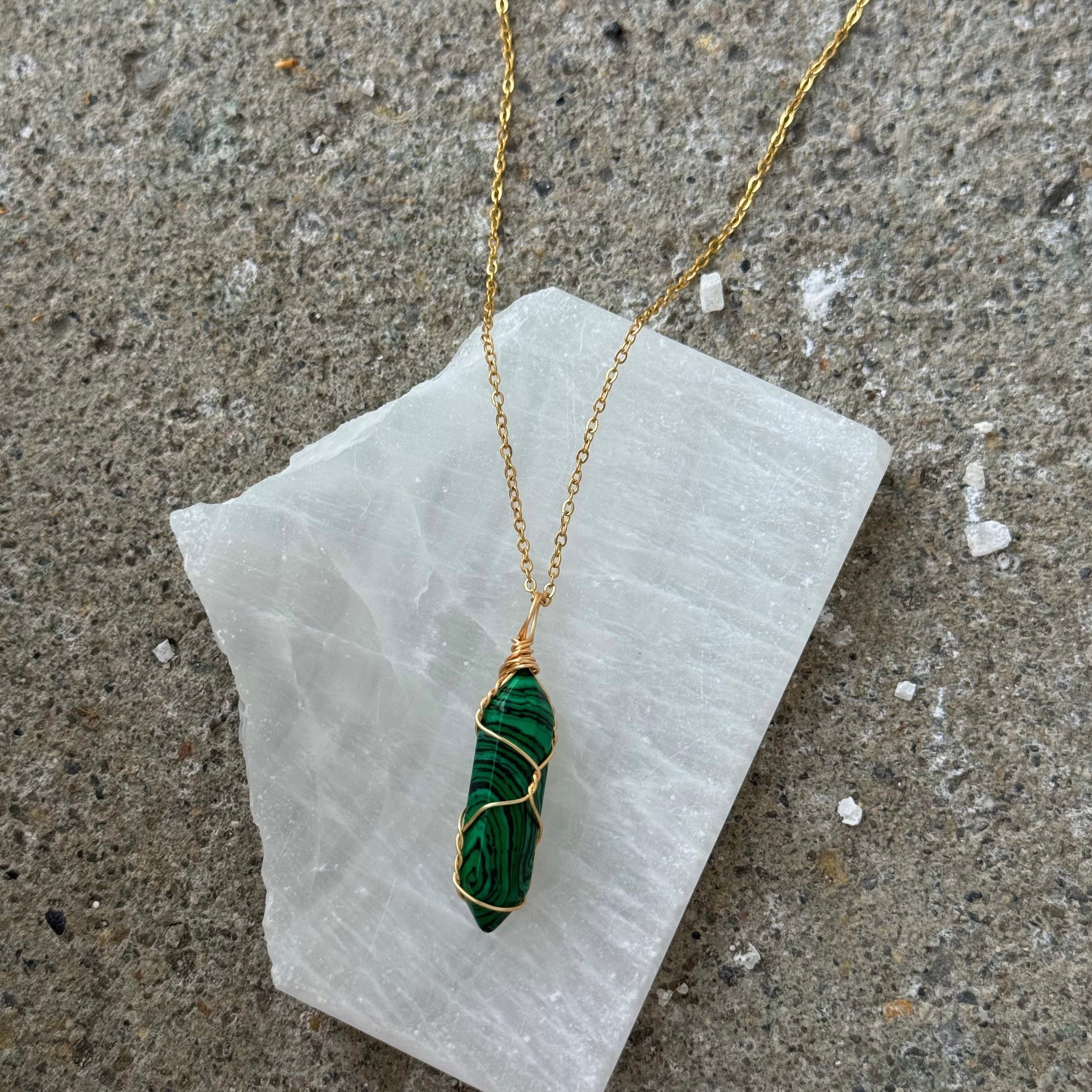 MALACHITE AMULET II necklace – Mazza Boutique