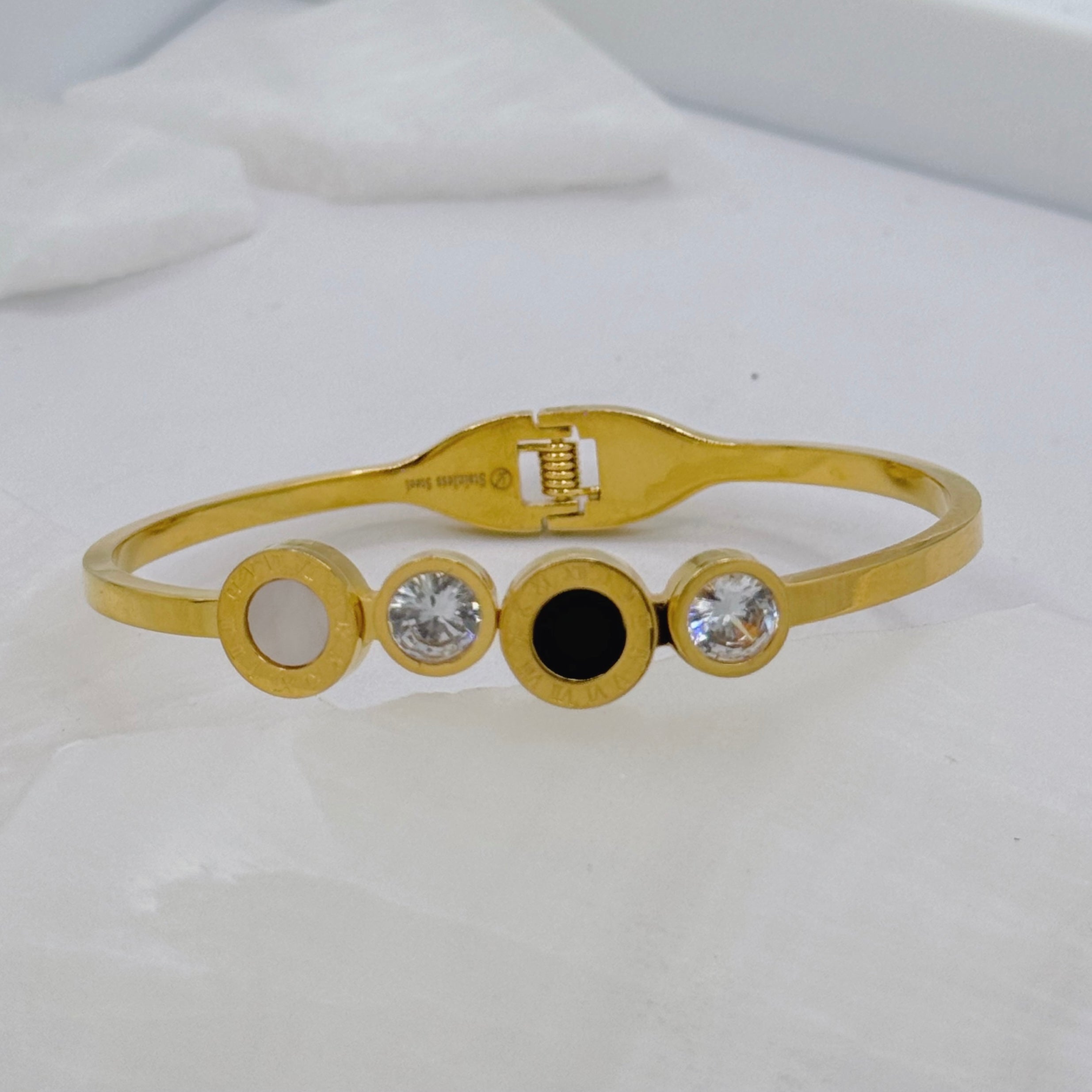 CRYSTAL TIMELESS bangle