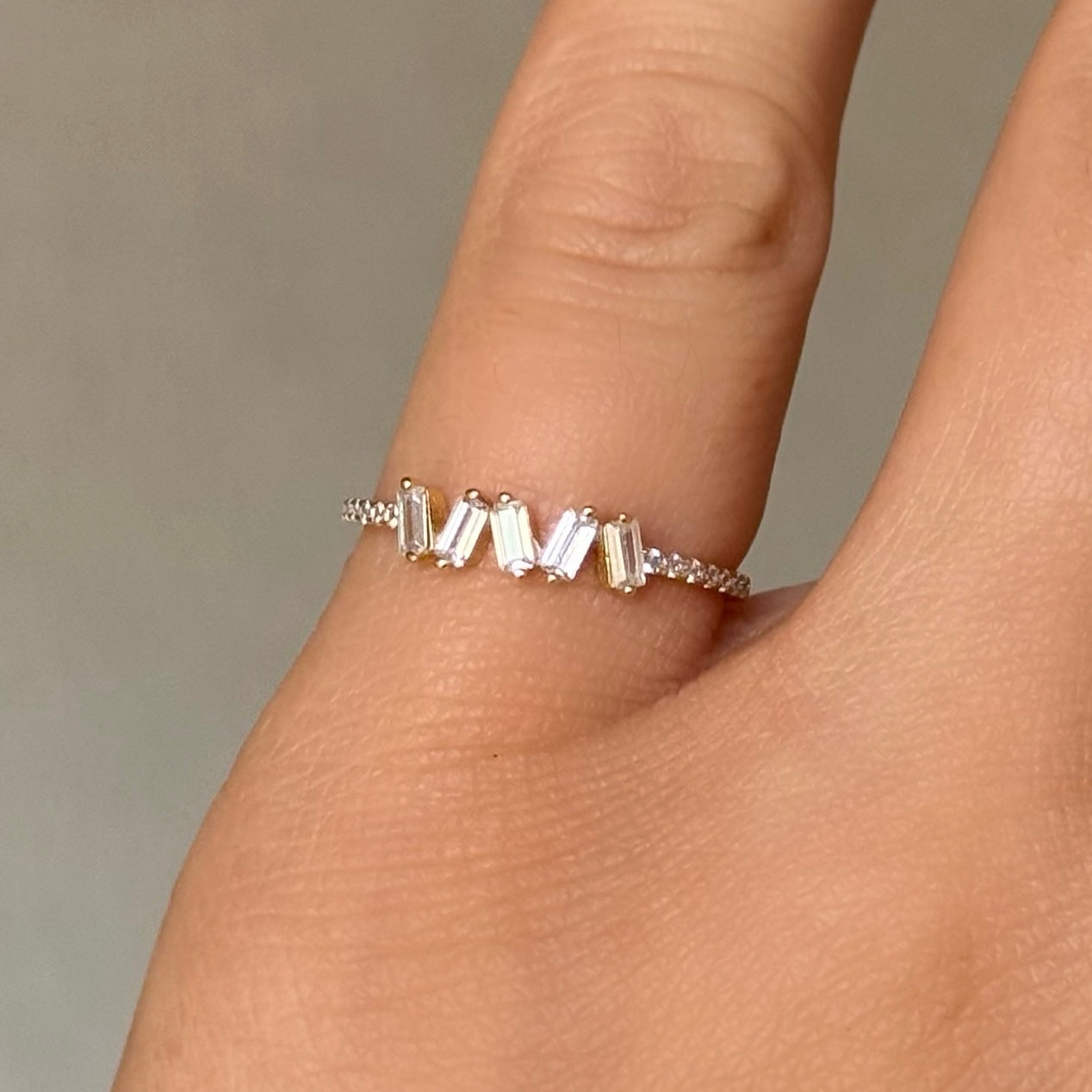 GOLD CLUSTERED BAGUETTE ring