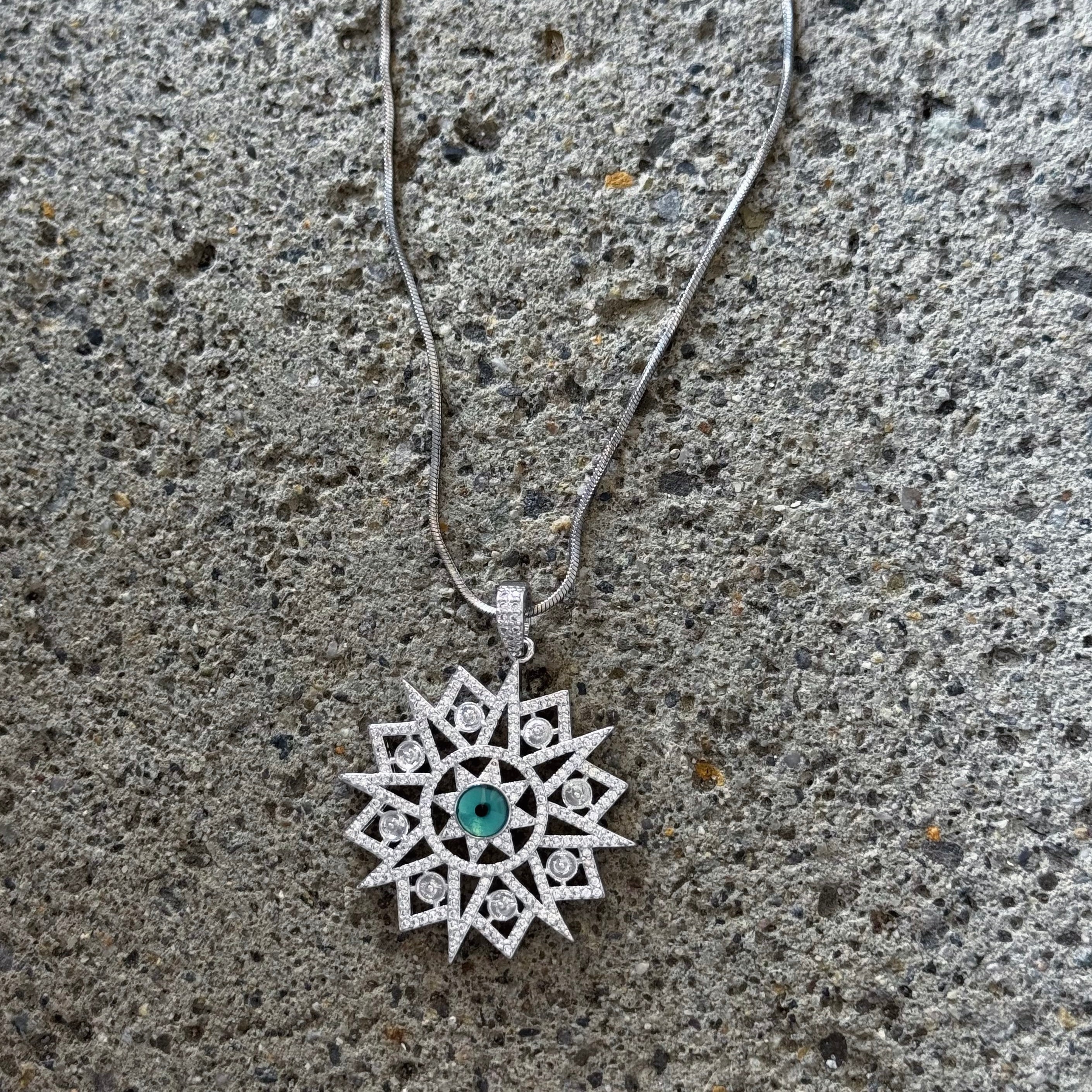 ICY EYE SILVER necklace