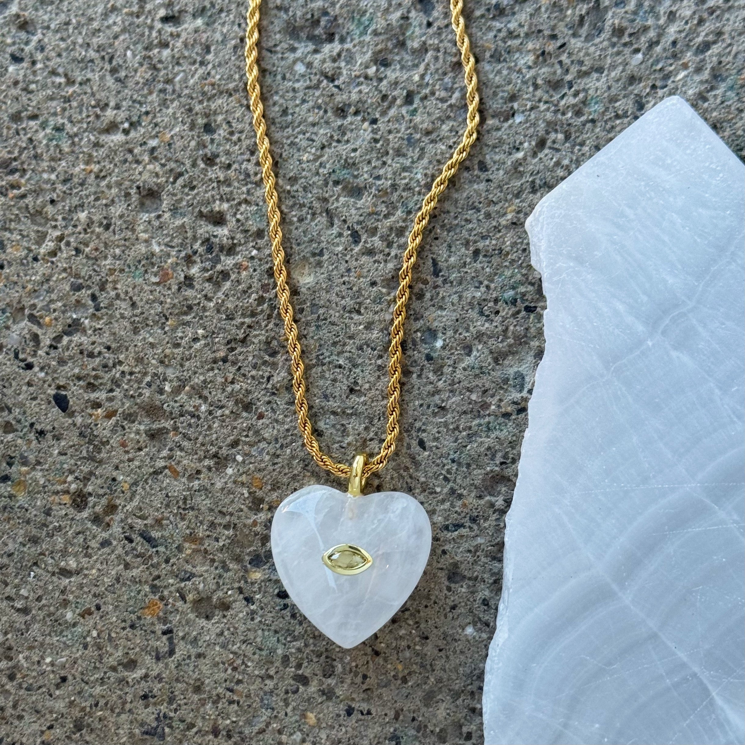 HEART WHITE QUARTZ necklace