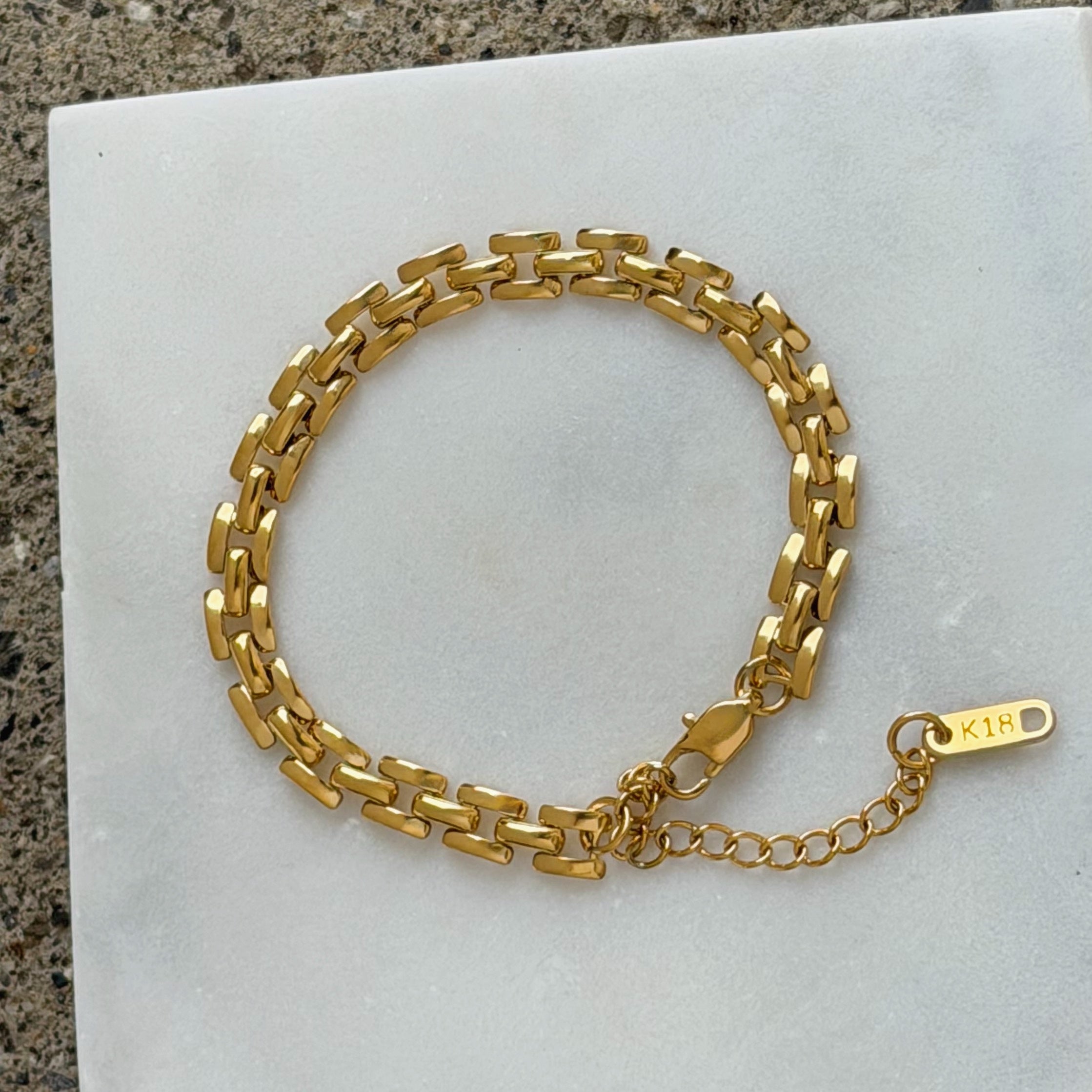 GOLD SQUARE LINK bracelet