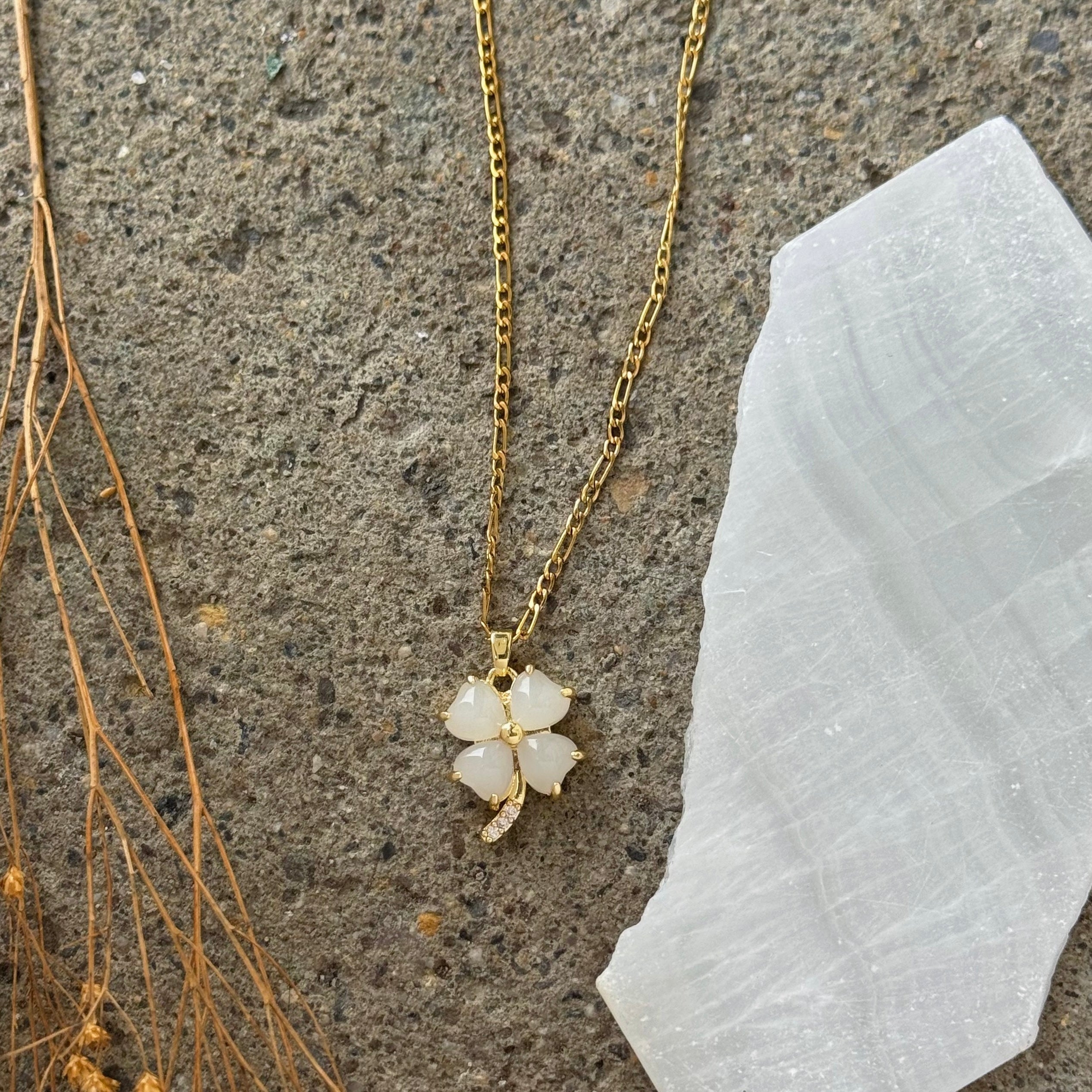 CLASSIC CLOVER WHITE JADE MINI necklace