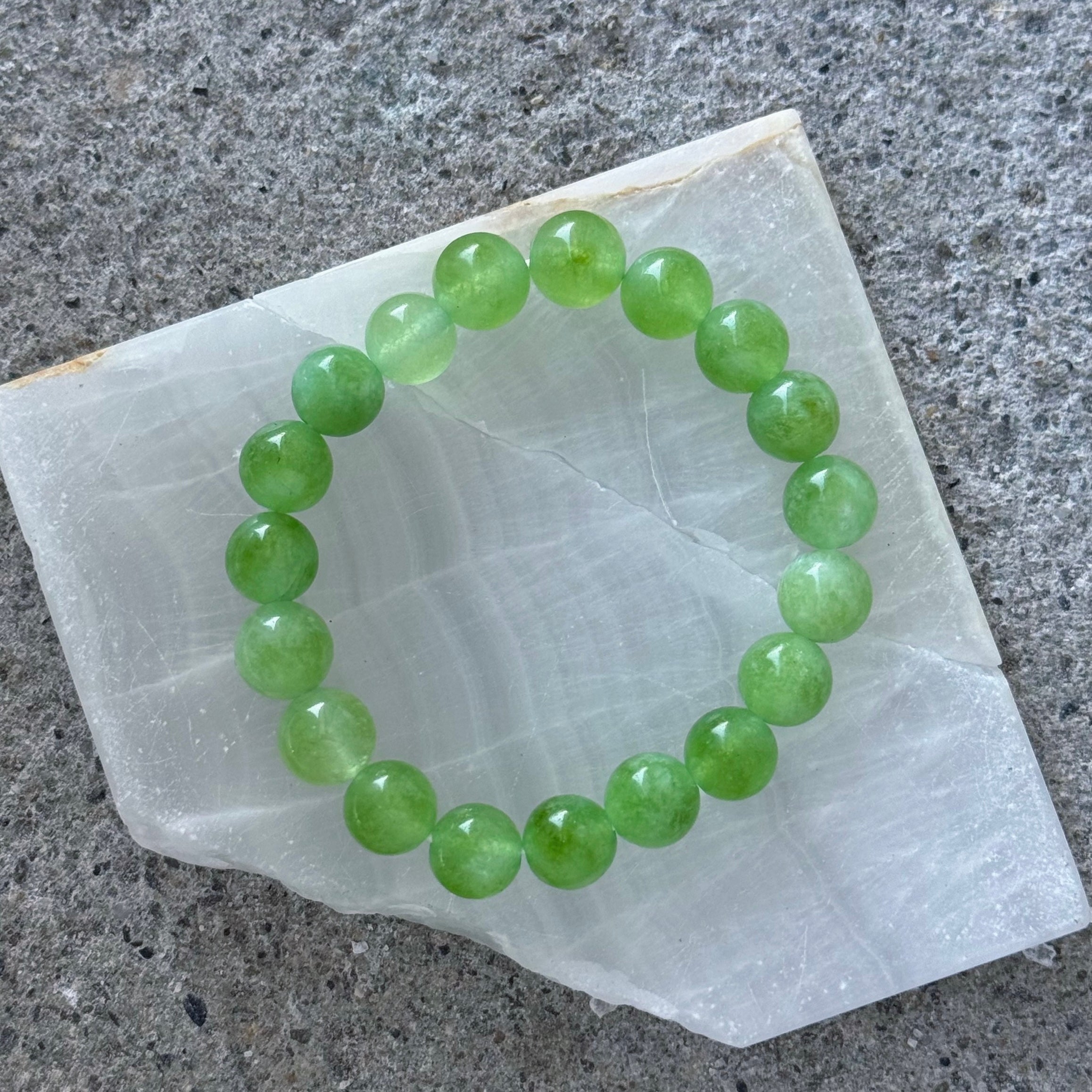 10MM GREEN PERIDOT BEADED bracelet