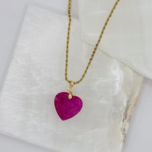 SMALL HEART FUCHSIA necklace
