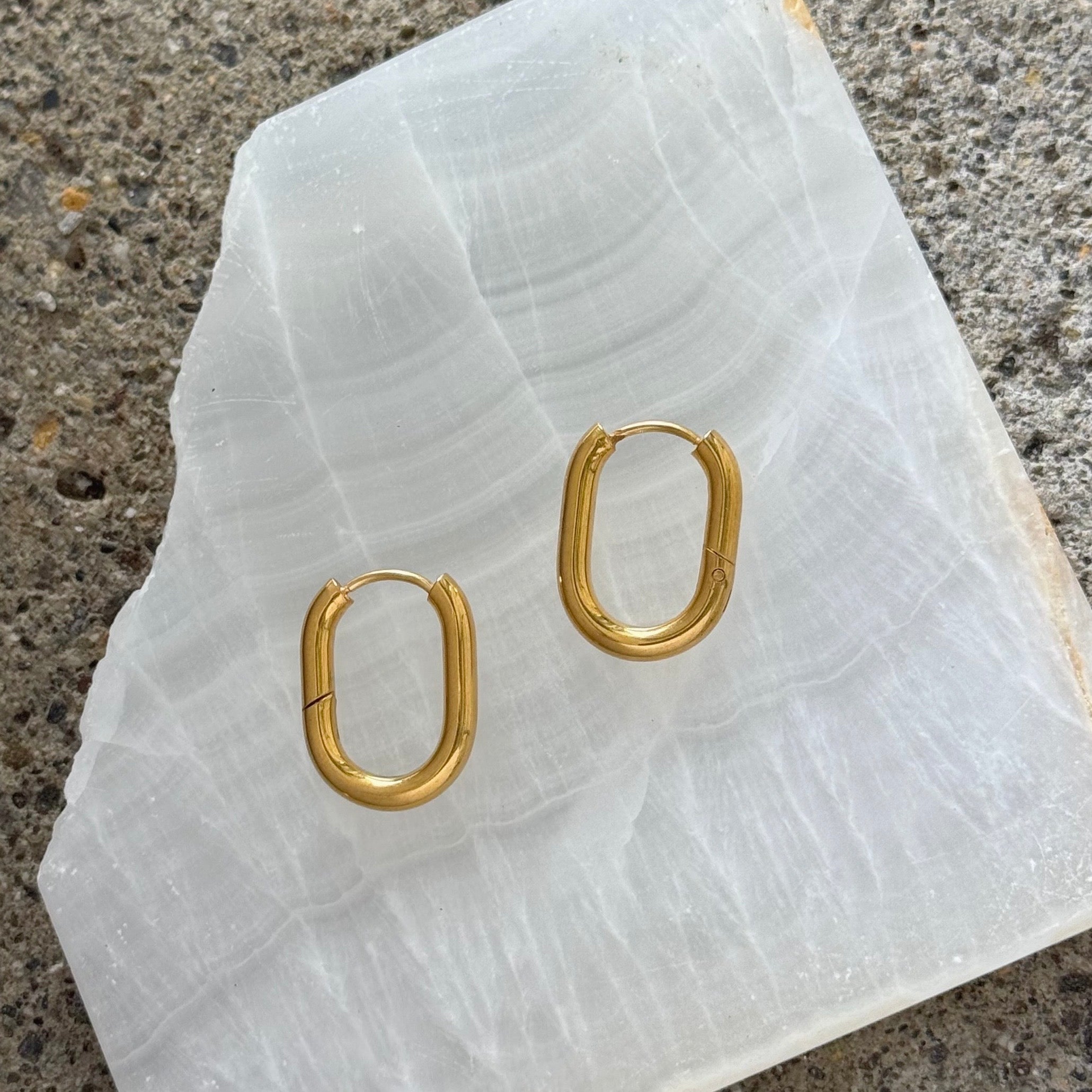 GOLD OVAL HOOP earrings