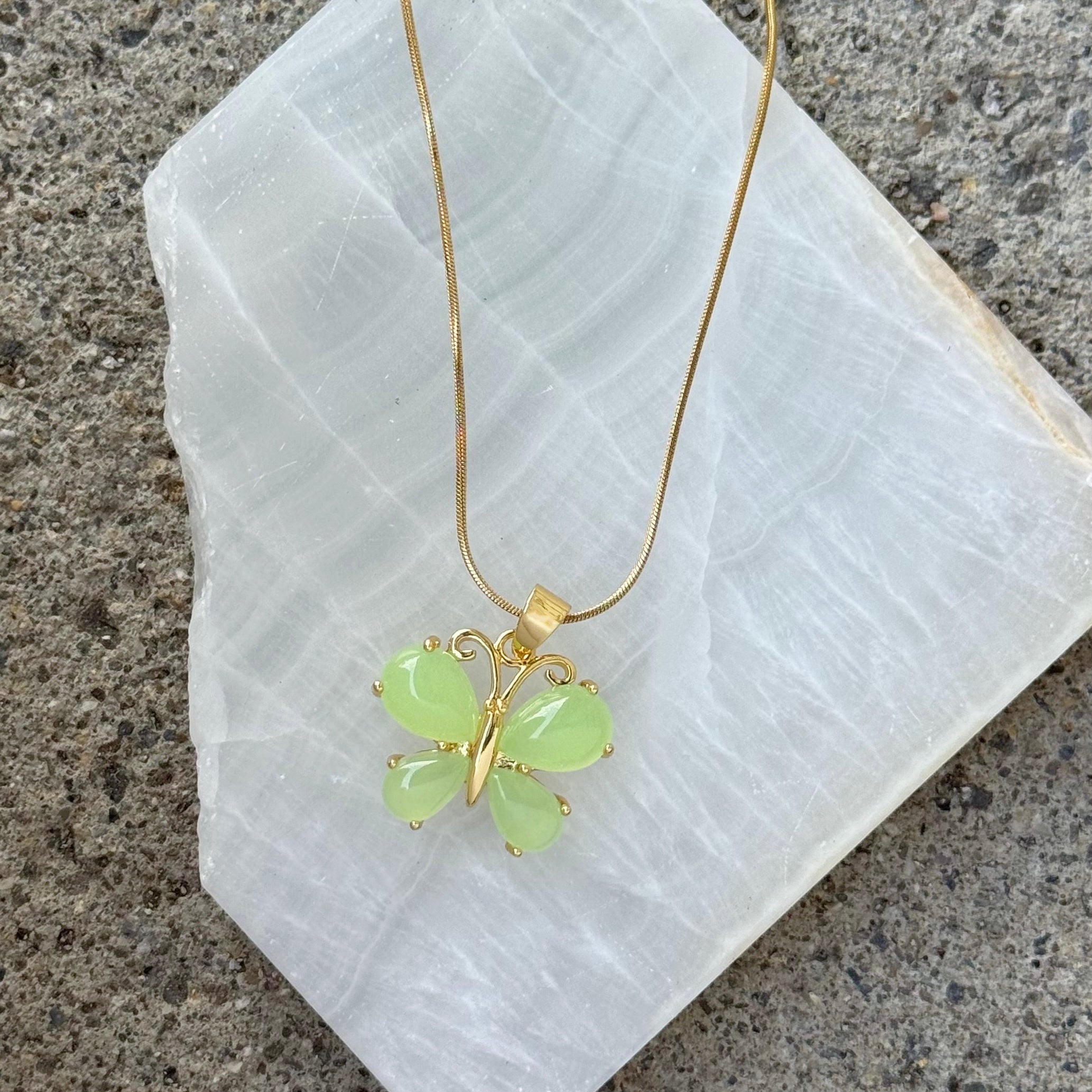 BUTTERFLY LIGHT GREEN JADE MINI necklace