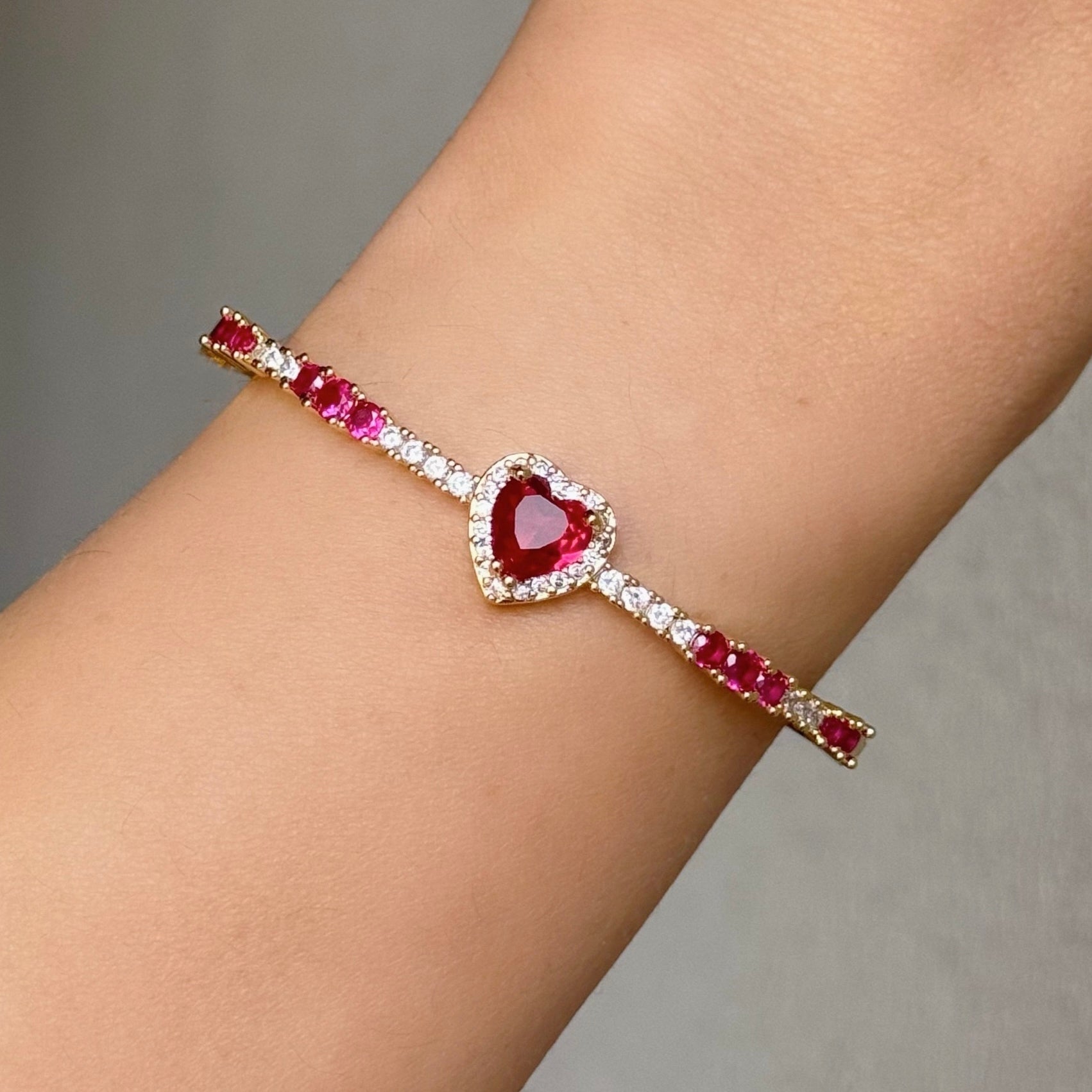 CRYSTAL PINK HEART bangle