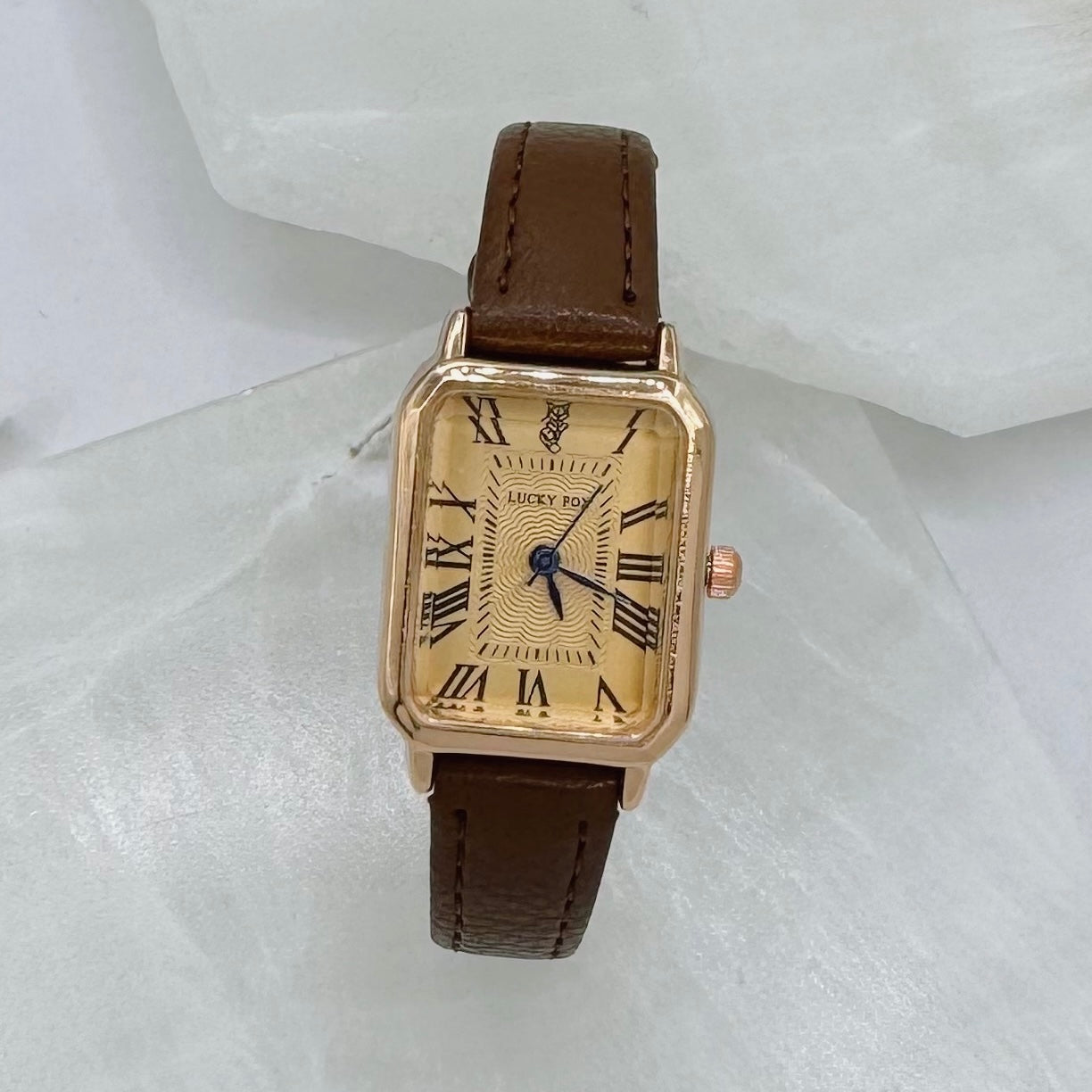 BROWN LEATHER VINTAGE watch