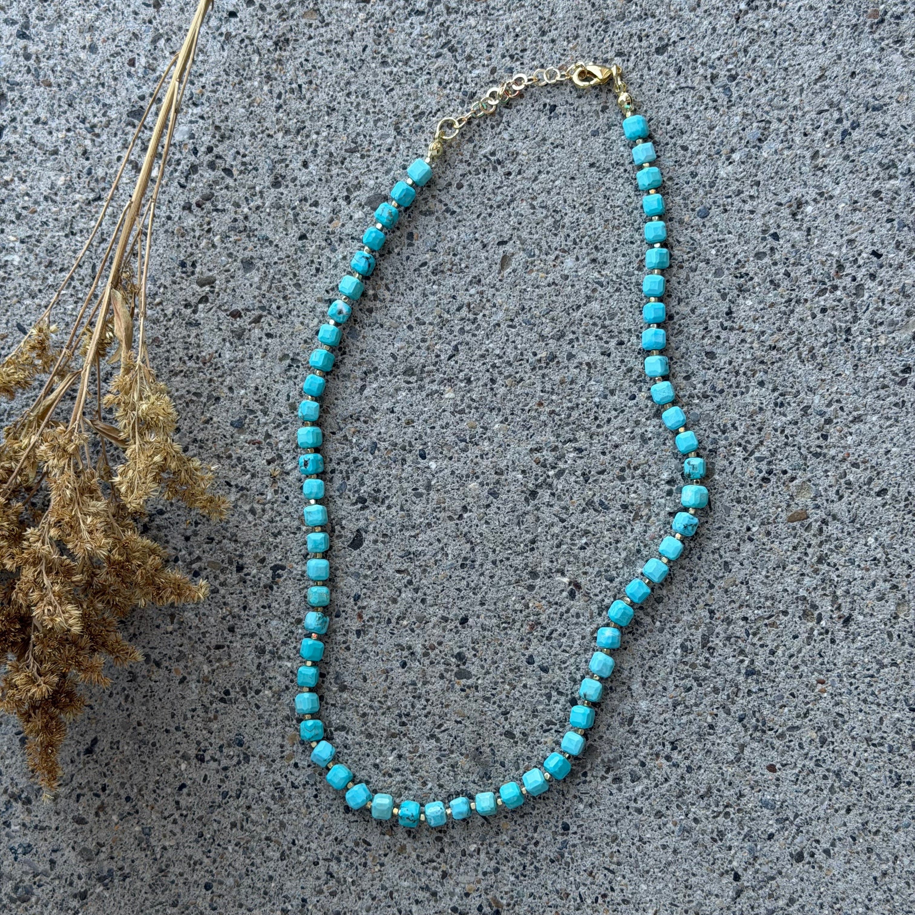 TURQUOISE SQUARE DIAMOND CUT BEADED necklace