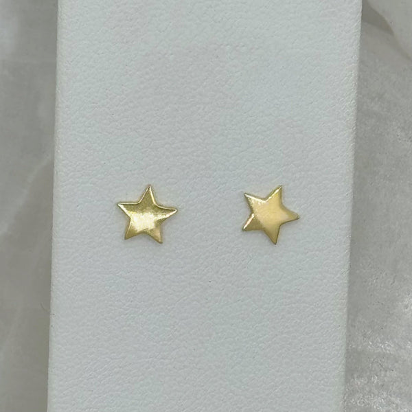 GOLD STAR STUD earrings