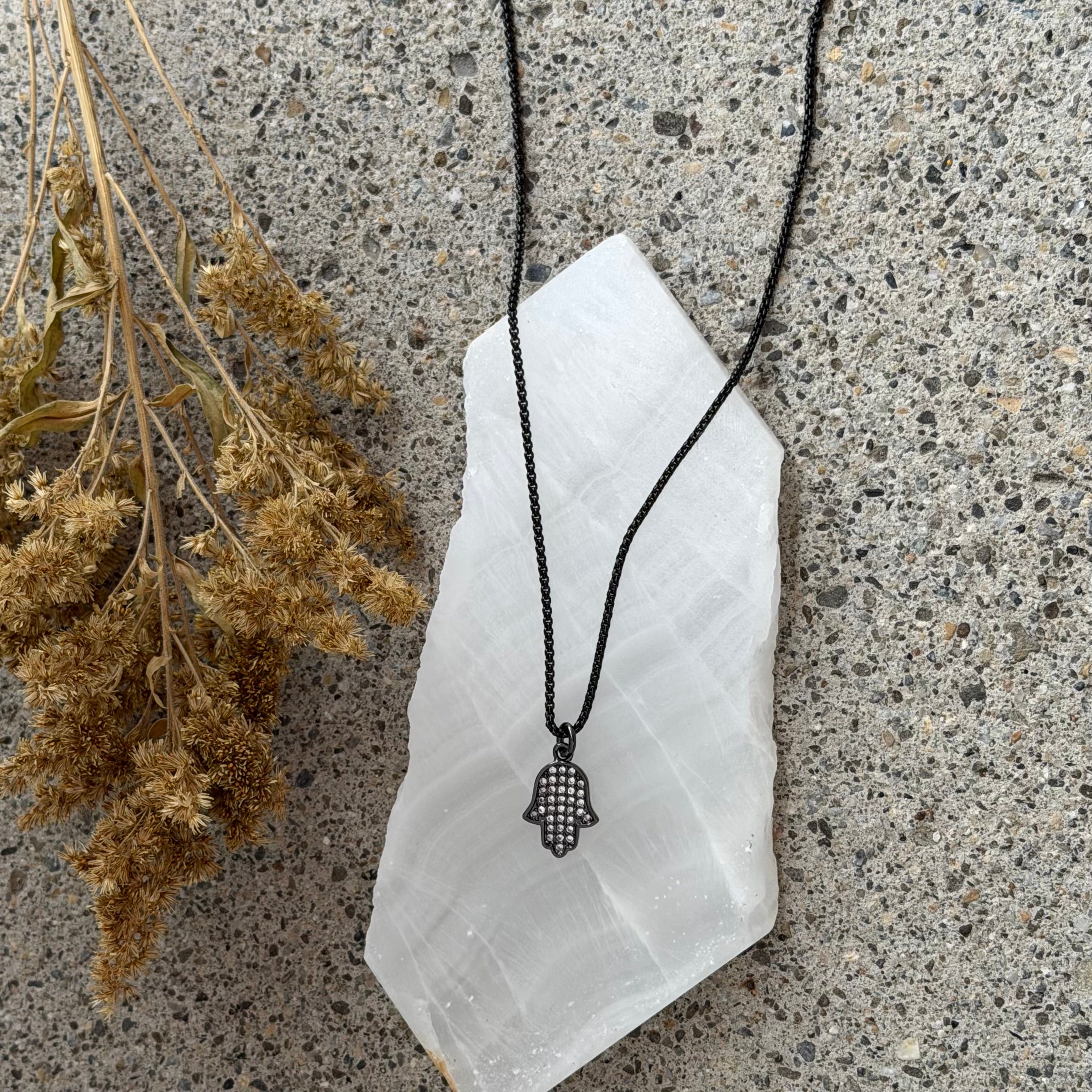 BLACK HAMSA II SUPER MINI necklace
