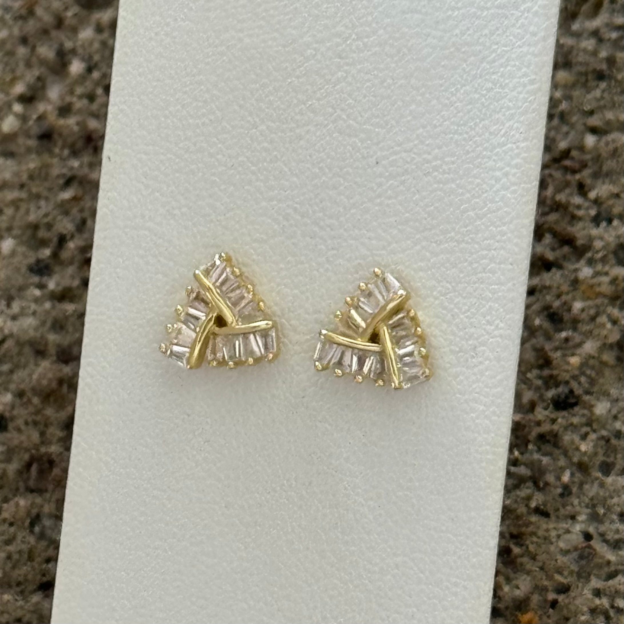 GOLD CRYSTAL TRIANGLE STUD earrings