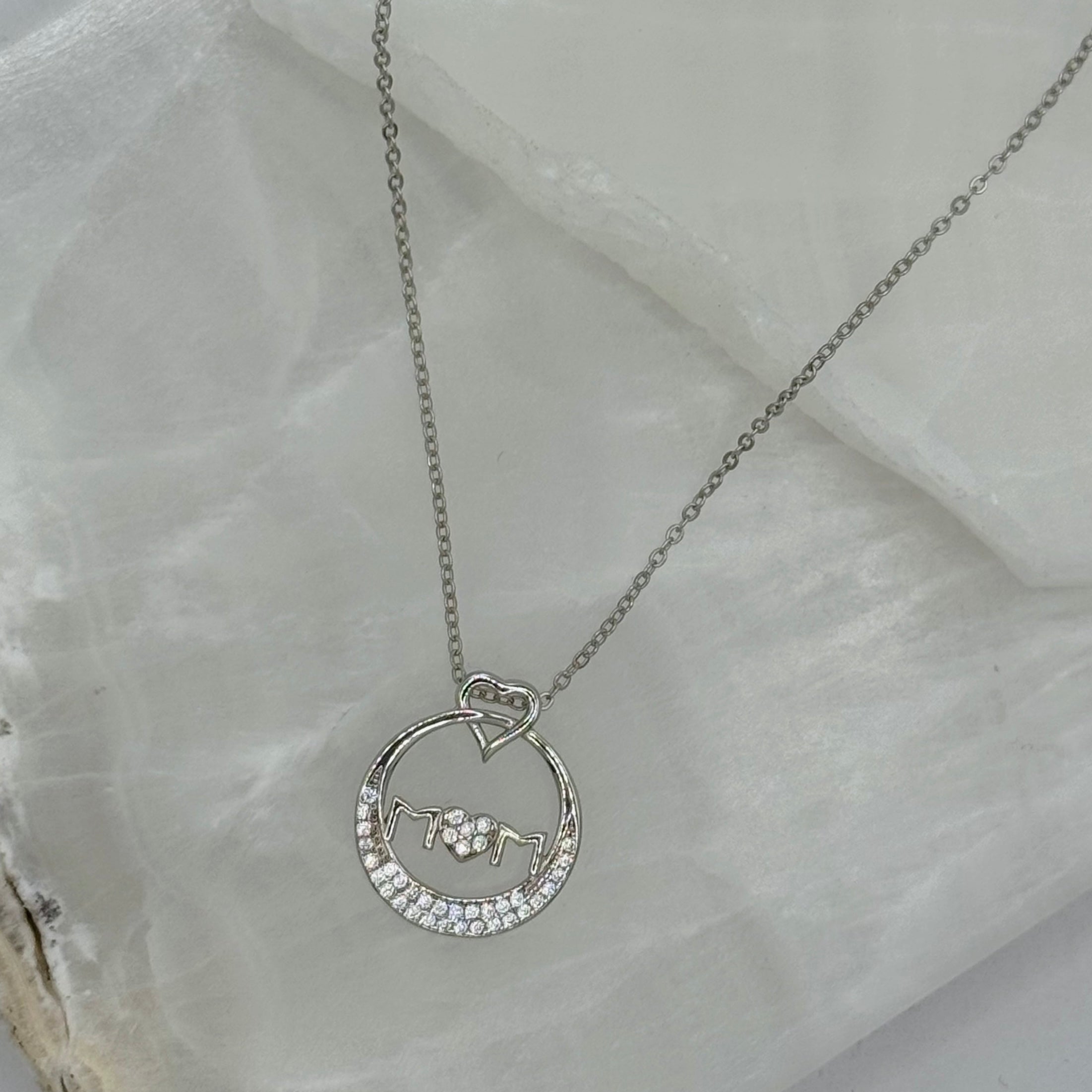 SILVER MOM CIRCLE HEART necklace