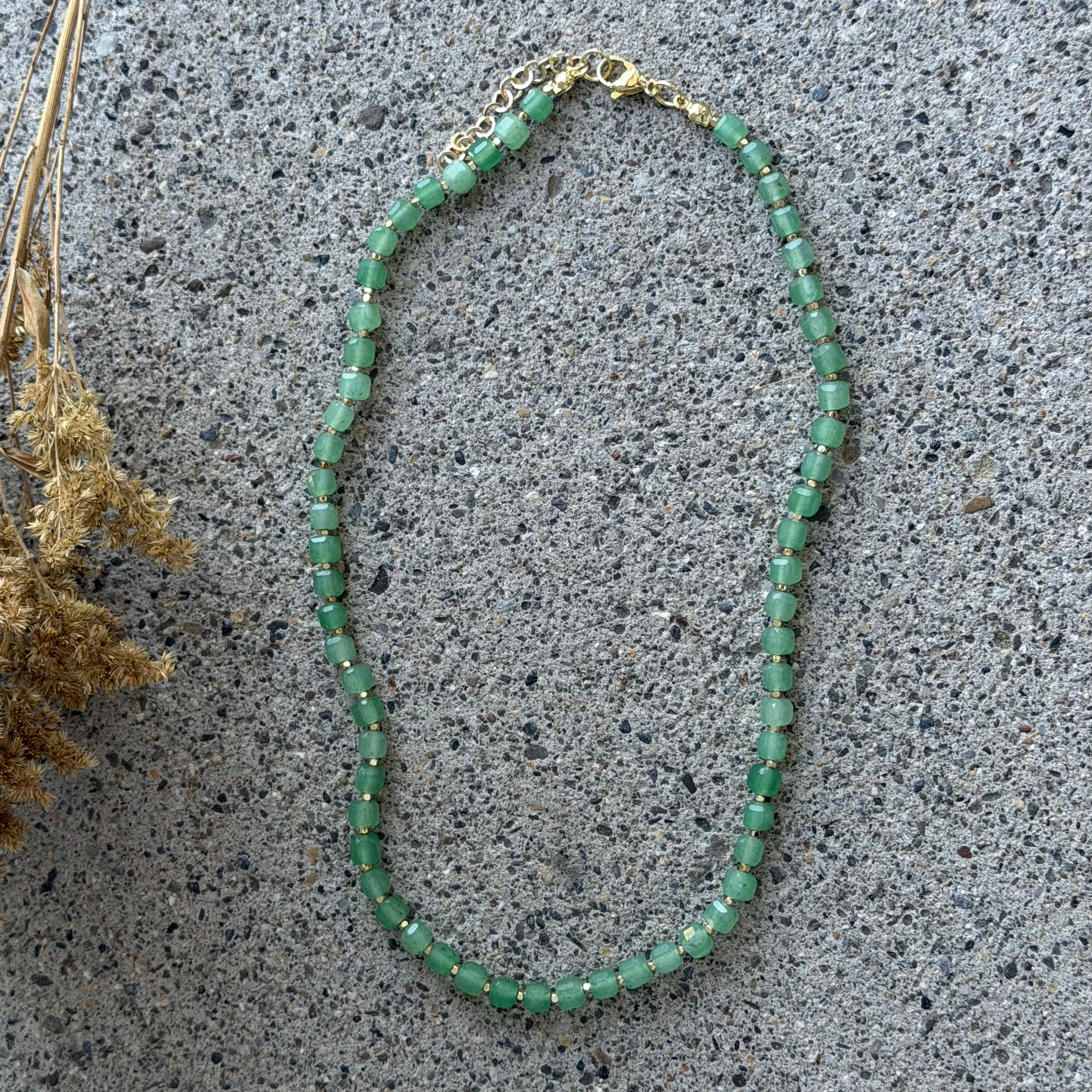AVENTURINE SQUARE DIAMOND CUT BEADED necklace