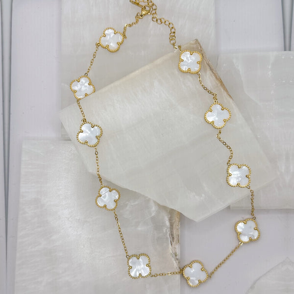 15MM WHITE CLOVERS GOLD STEEL necklace