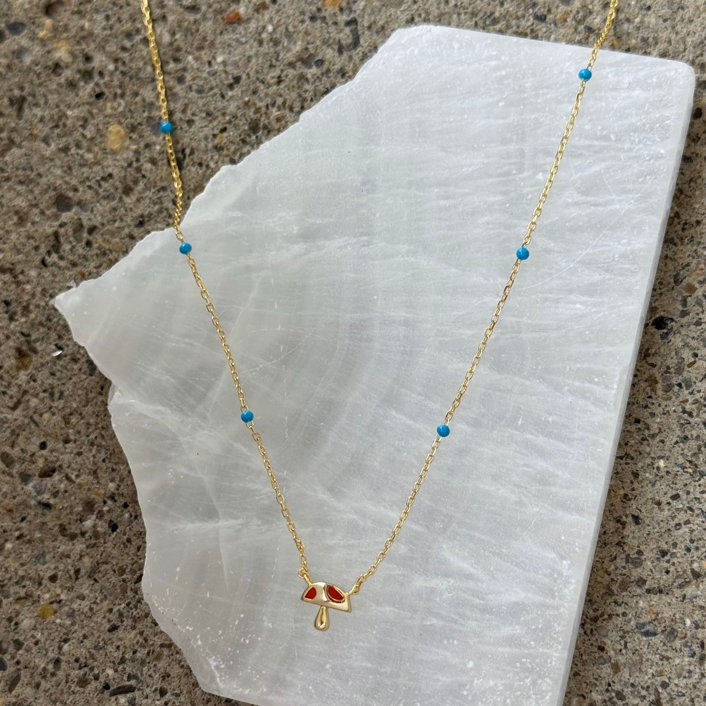 GOLD MUSHROOM TURQOISE BEADED necklace