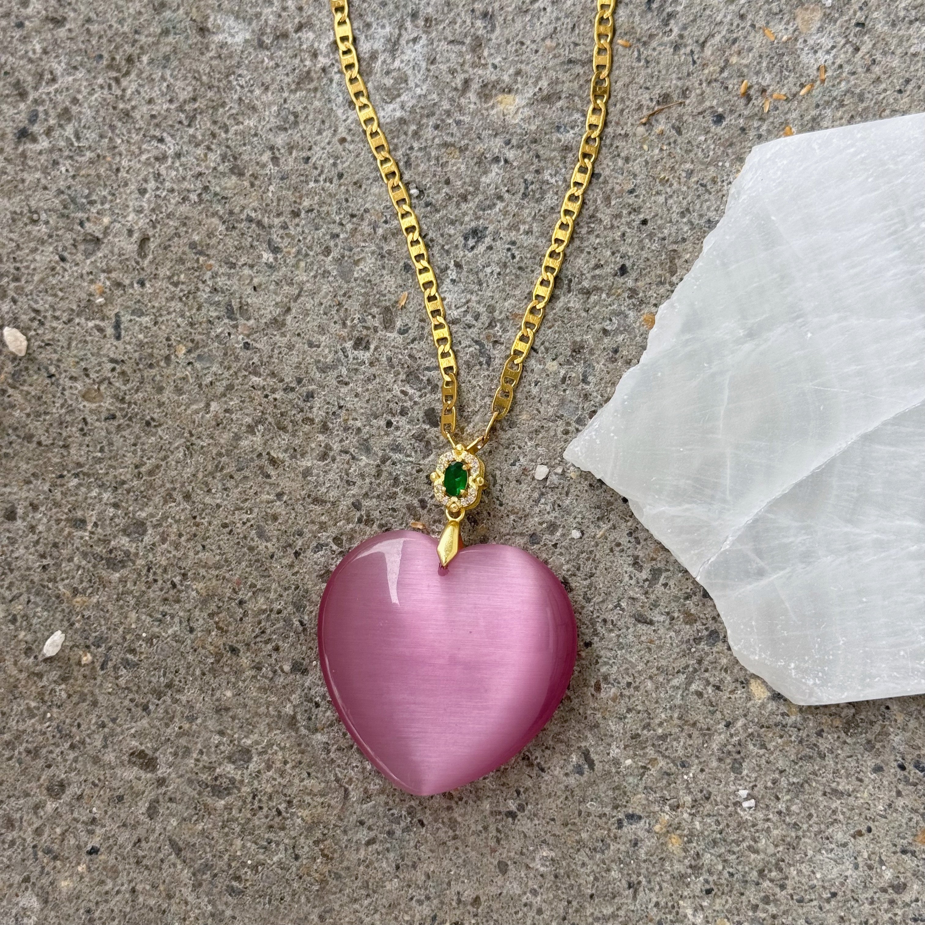 LARGE HEART PINK CATS EYE necklace