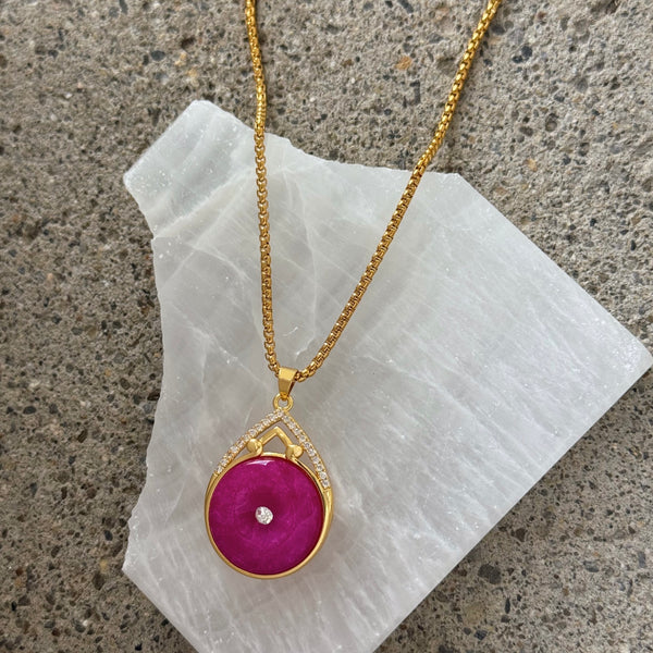 MAI ROUND FUCHSIA JADE necklace