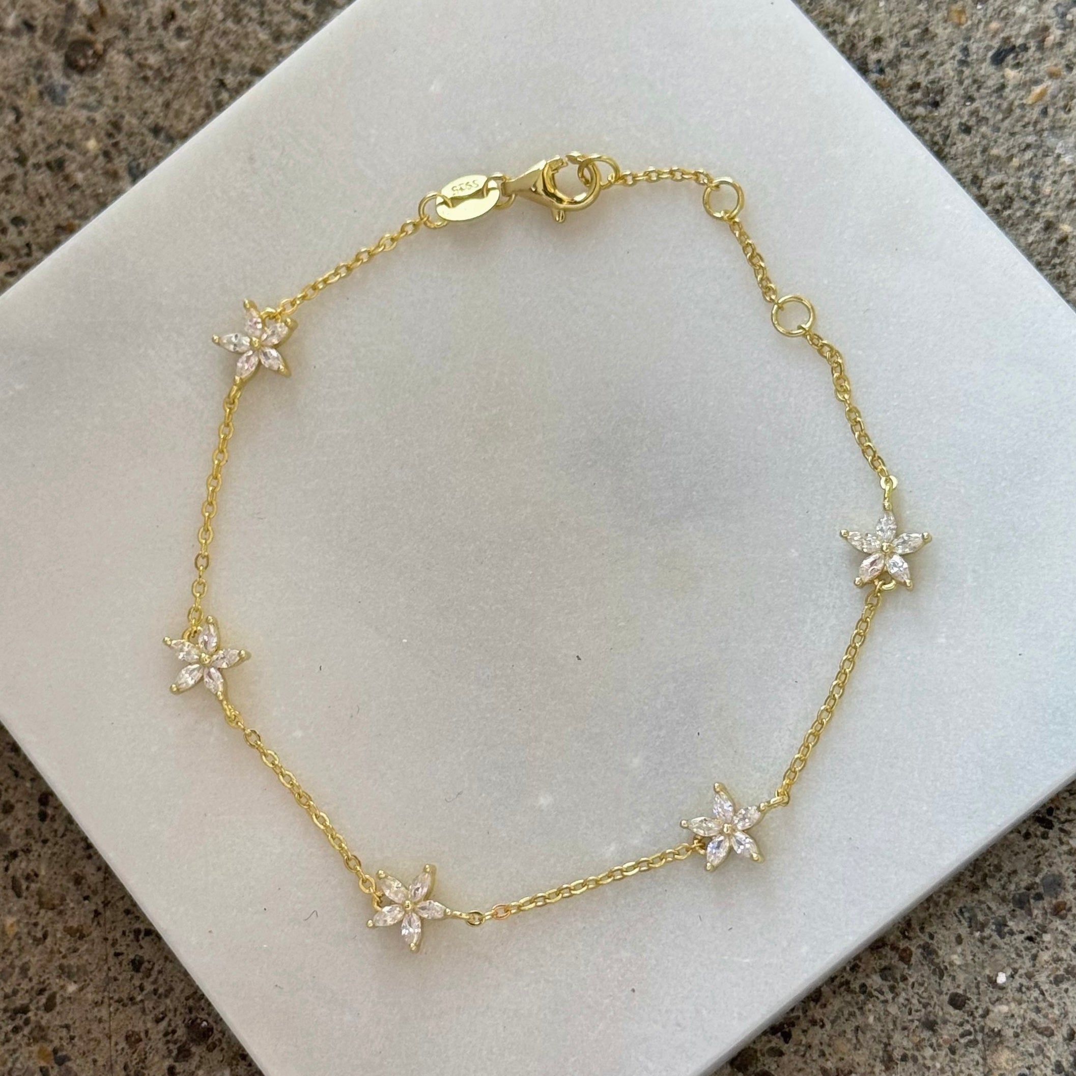 GOLD CRYSTAL FLOWER DAINTY bracelet