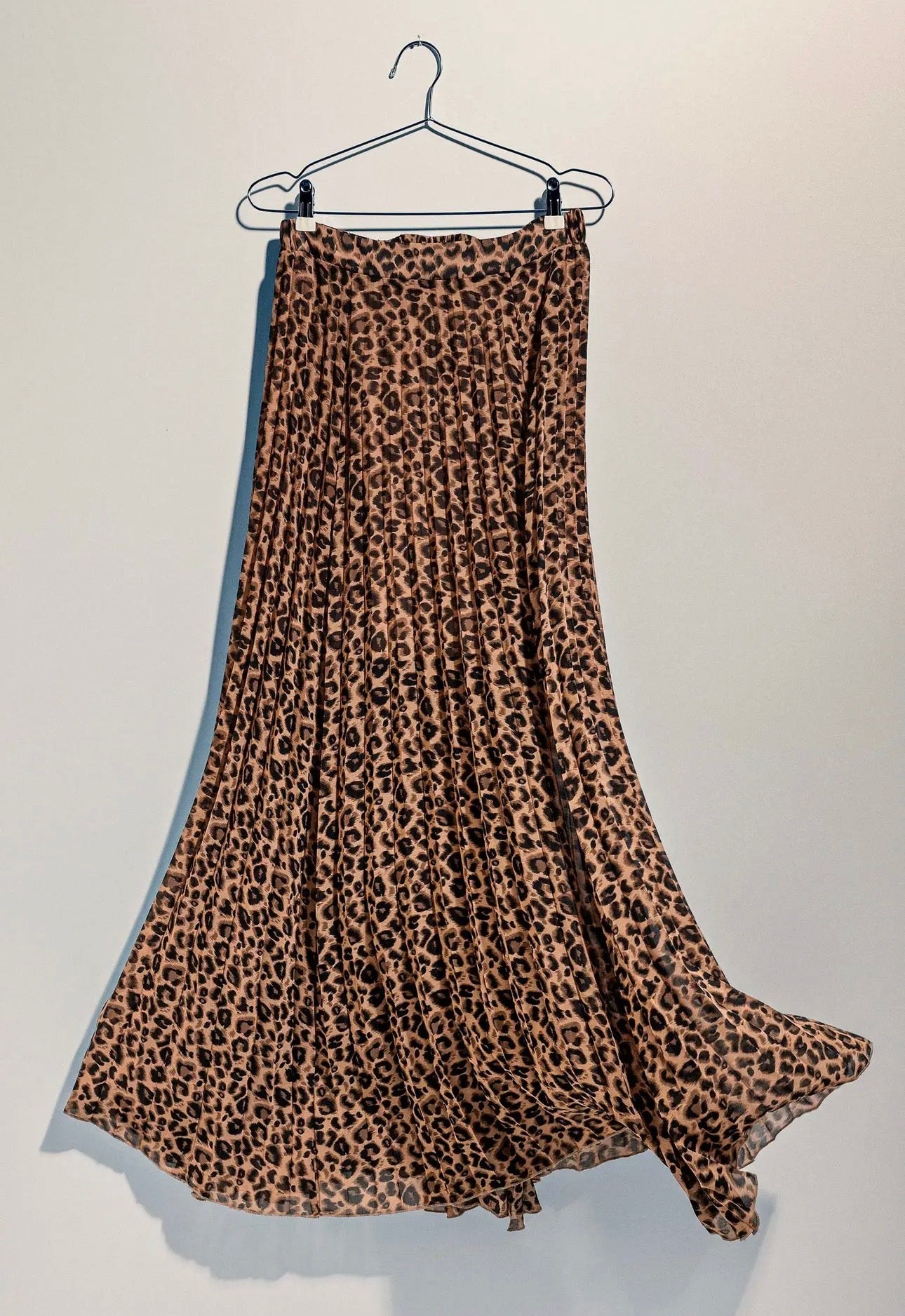 LARISSA LEOPARD PRINT PLEATED FLOWY skirt