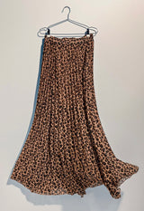 LARISSA LEOPARD PRINT PLEATED FLOWY skirt