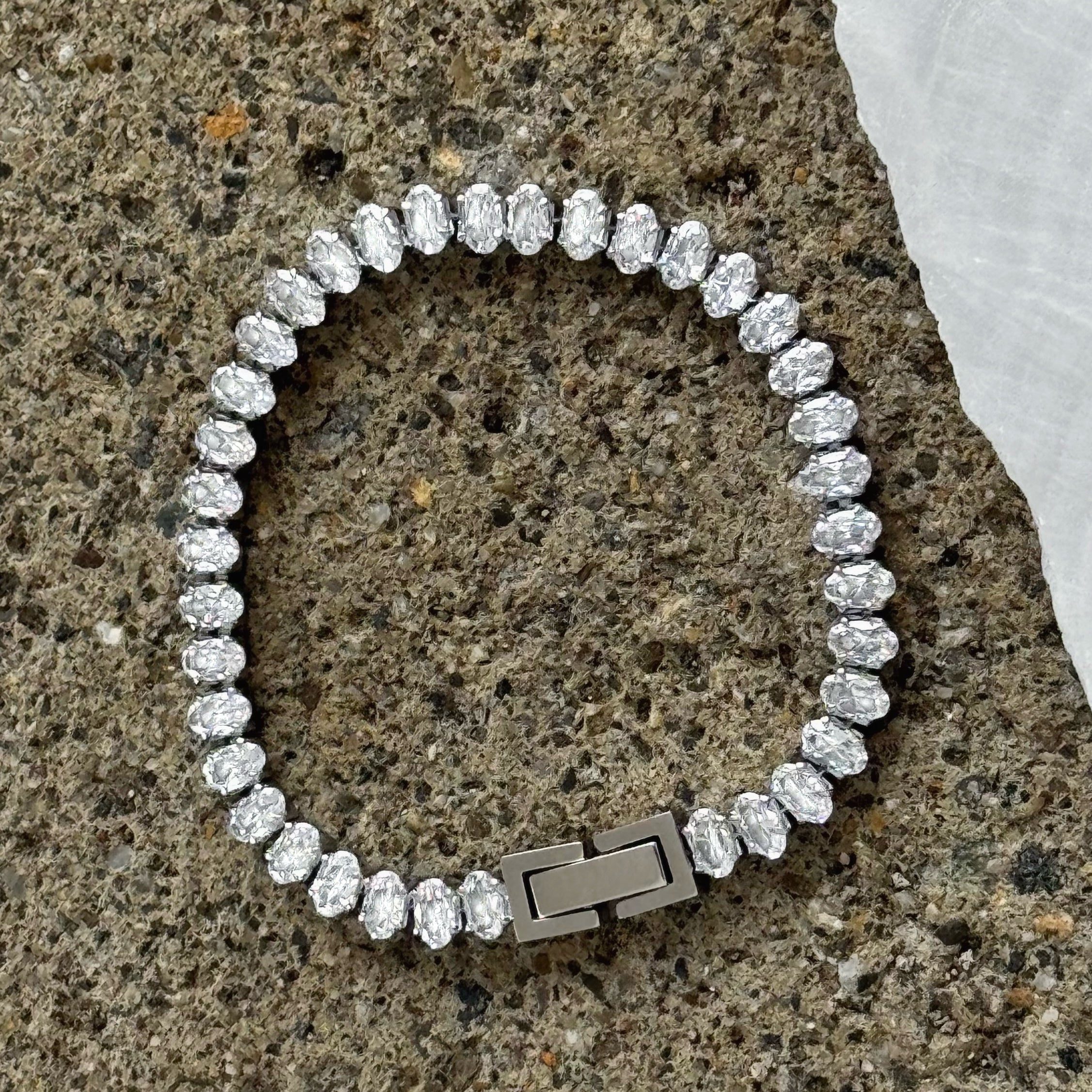 SILVER OVAL CRYSTAL STEEL bracelet